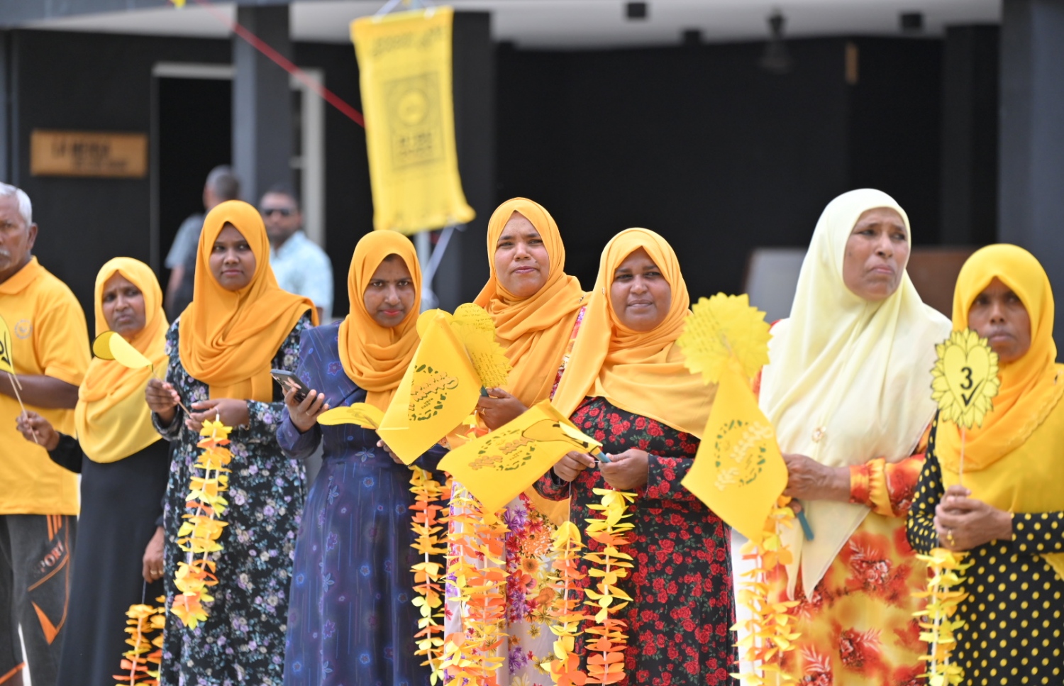 އެމްޑީޕީގެ ރިޔާސީ ކެންޑިޑޭޓް ރައީސް އިބްރާހިމް މުހައްމަދު ސޯލިހަށް ރ. މާކުރަތުން މަރުހަބާ ކިޔުން.-- ފޮޓޯ: އެމްޑީޕީ