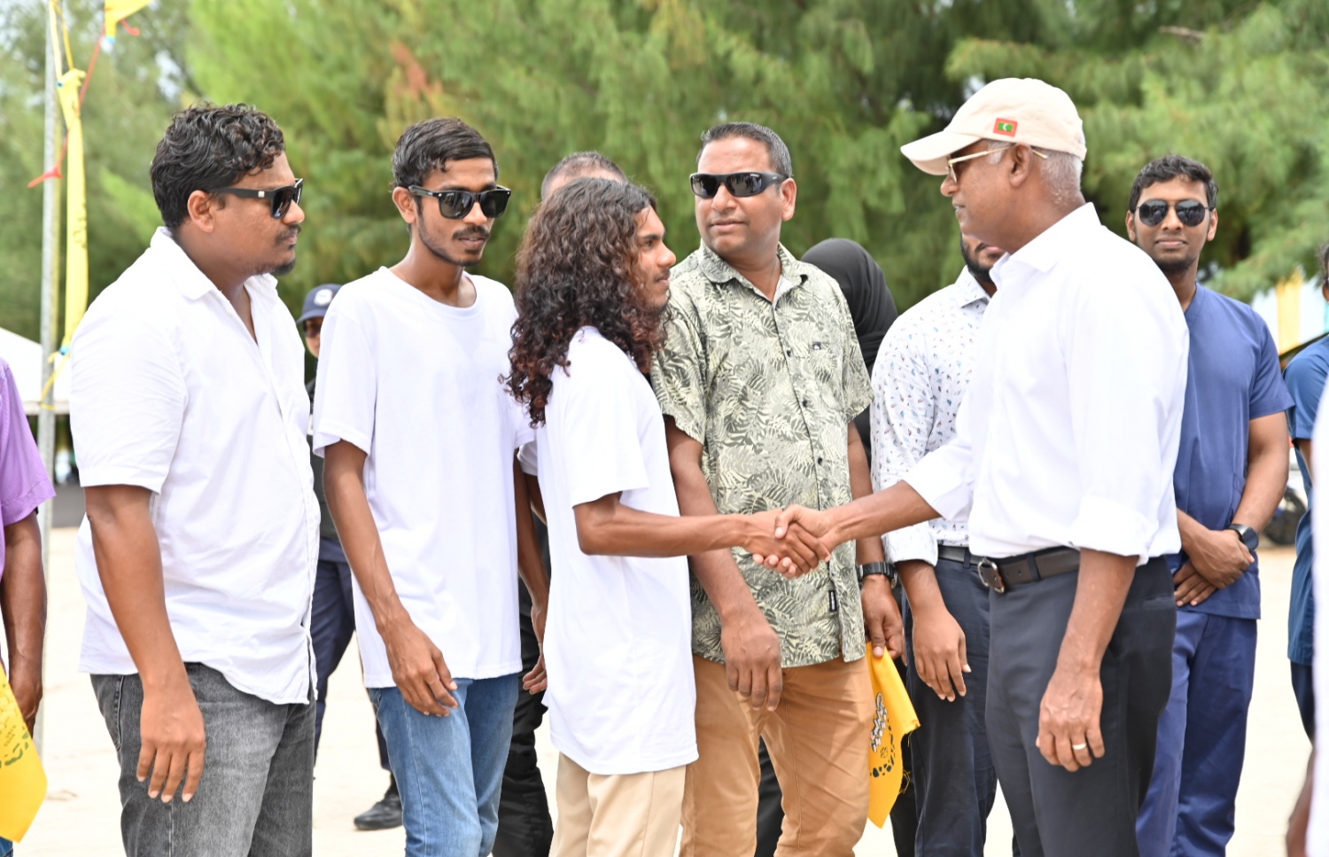 އެމްޑީޕީގެ ރިޔާސީ ކެންޑިޑޭޓް ރައީސް އިބްރާހިމް މުހައްމަދު ސޯލިހަށް ރ. މާކުރަތުން މަރުހަބާ ކިޔުން.-- ފޮޓޯ: އެމްޑީޕީ