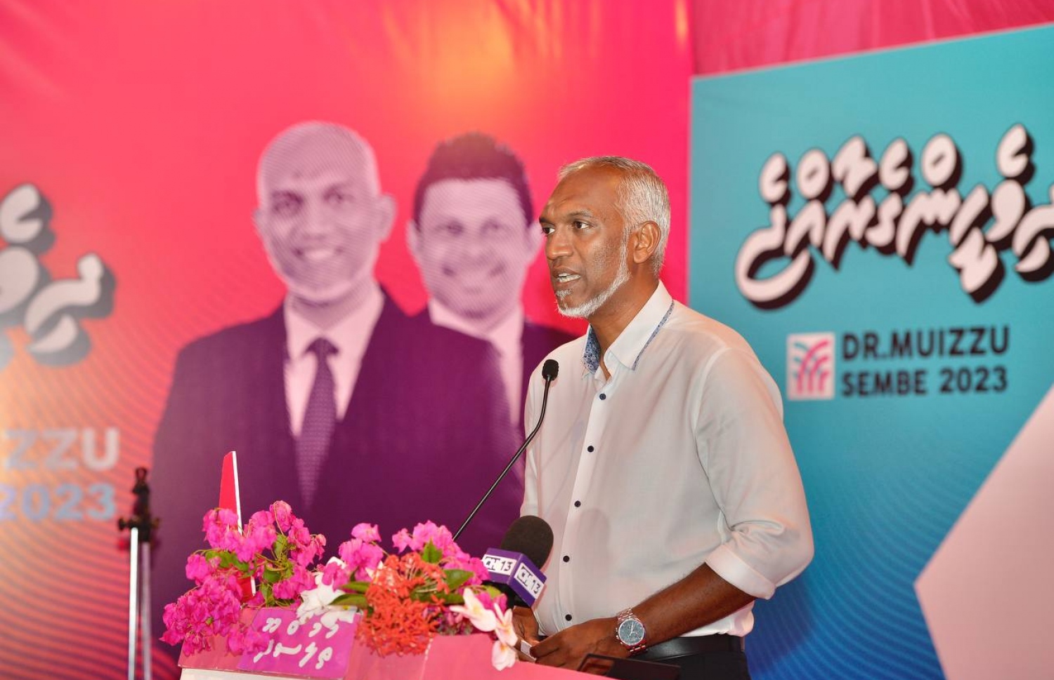 ތުލުސްދޫގައި ރޭ ބޭއްވި ކެމްޕެއިން ޖަލްސާގައި ޑރ. މުއިއްޒު ވާހަކަ ދައްކަވަނީ.---ފޮޓޯ: ޕީޕީއެމް