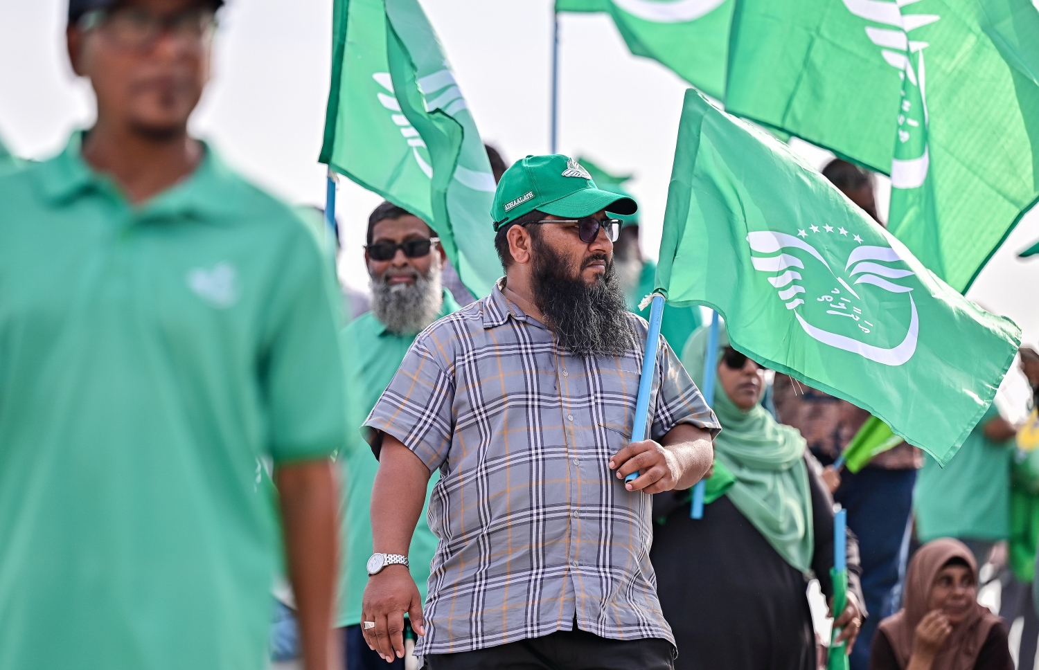 މިއަހަރުގެ ރިޔާސީ އިންިހާބުގެ އެމްޑީޕީގެ ކެމްޕޭނު ނިންމާލުމުގެ ގޮތުން އެ ޕާޓީ އިން މިއަދު ހަވީރު ބާއްވާ ހިނގާލުމުގައި އަދާލަތު ޕާޓީގެ މެމްބަރުން ބައިވެރިވަނީ.-- ފޮޓޯ: ފަޔާޒް މޫސާ /މިހާރު