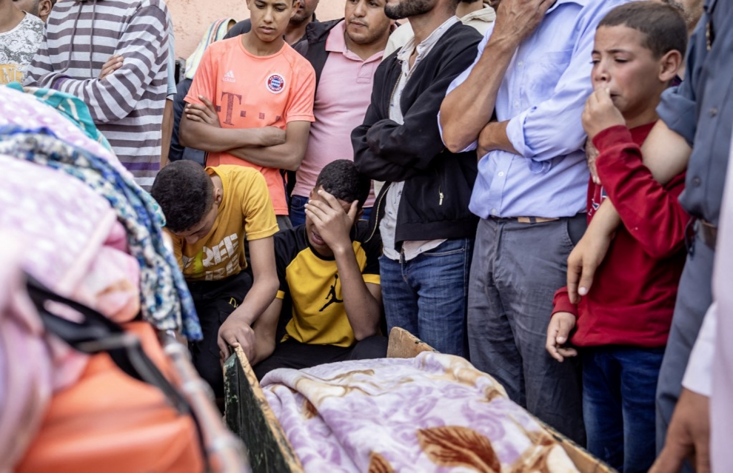 މޮރޮކޯއަށް އައި ބާރުގަދަ ބިންހެލުމުގައި މަރުވި މީހުންގެ އަދަދު ވަނީ 2،000 ހުރަސްކޮށްފައި.-- ފޮޓޯ: އޭއެފްޕީ