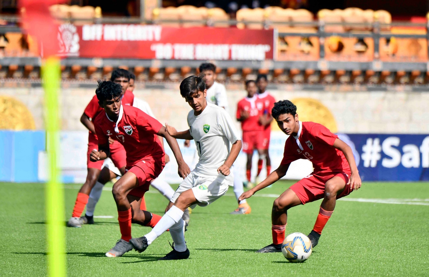 ގުރޫޕް ސްޓޭޖުގައި ޕާކިސްތާނާ ދެކޮޅަށް ރާއްޖޭން ކުޅުނު މެޗުގެ ތެރެއިން --- ފޮޓޯ: ސާފް