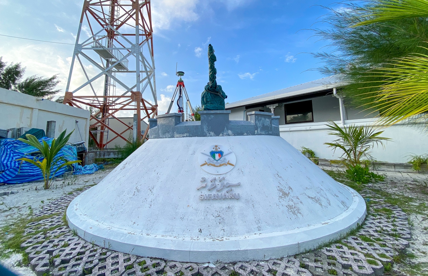 އުތުރު ތިލަ ފަޅުގައި 2013 ގައި ސިފައިން އަމިއްލަ ހިއްކި ސަރަހައްދުގައި ބަހައްޓާފައި ހުރި ރަމްޒީ ބަޑިއެއް. --ފޮޓޯ: ފަޔާޒް މޫސާ | މިހާރު