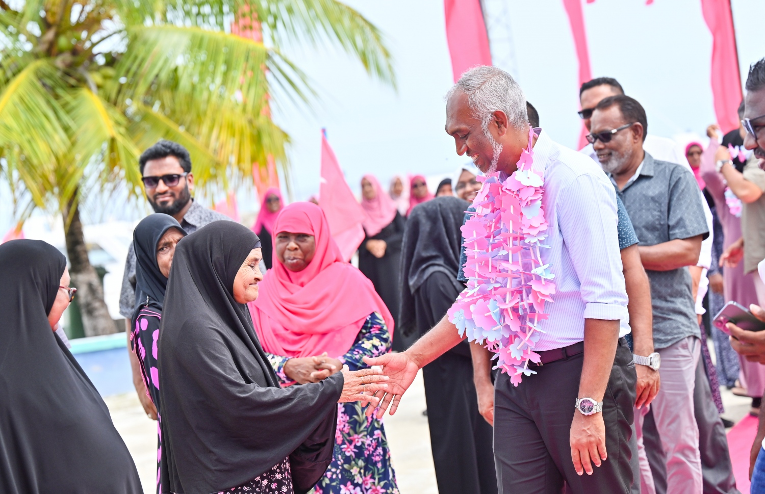 މުއިއްޒު ބިލެތްފަހީގައި: ރައްޔިތުން އުއްމީދު ކުރައްވާ ގޮތަށް އެއާޕޯޓް މަޝްރޫއު ކުރިއަށް ގެންދަވާނެ ކަމަށް ވިދާޅުވި - ފޮޓޯ: ނިޝާން އަލީ | މިހާރު