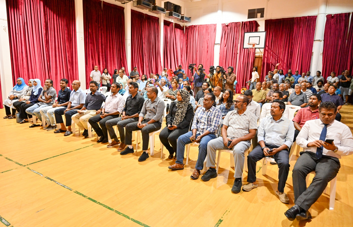 ޑިމޮކްރެޓްސްގެ އިންޓްރިމް ކައުންސިލް ބައްދަލުވުން-- ފޮޓޯ: ނިޝާން އަލީ | މިހާރު