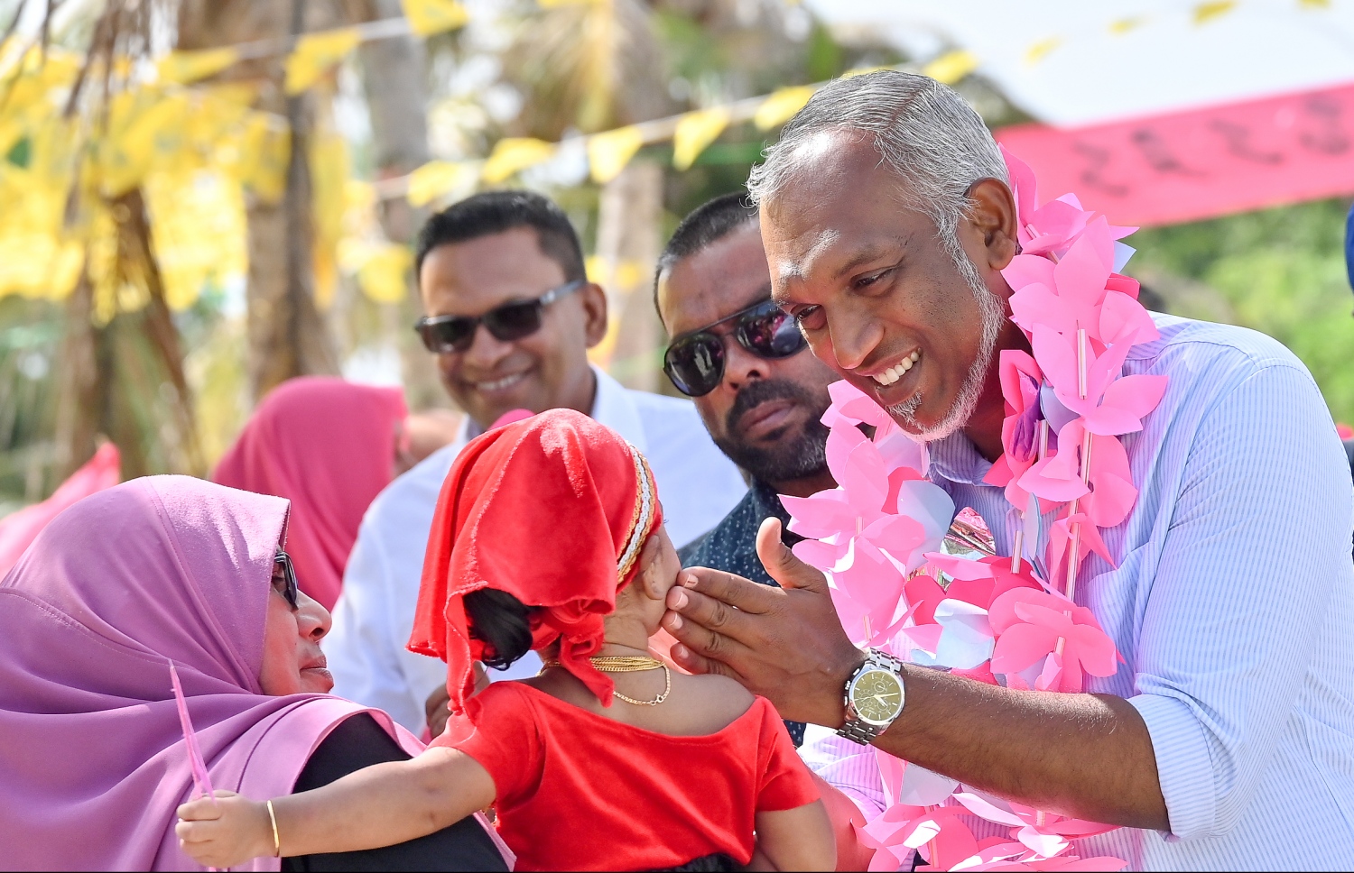 ޑރ. މުއިއްޒު ށ. އަތޮޅުގެ ރަށްތަކަށް ކުރެއްވި ކެމްޕެއިން ދަތުރު