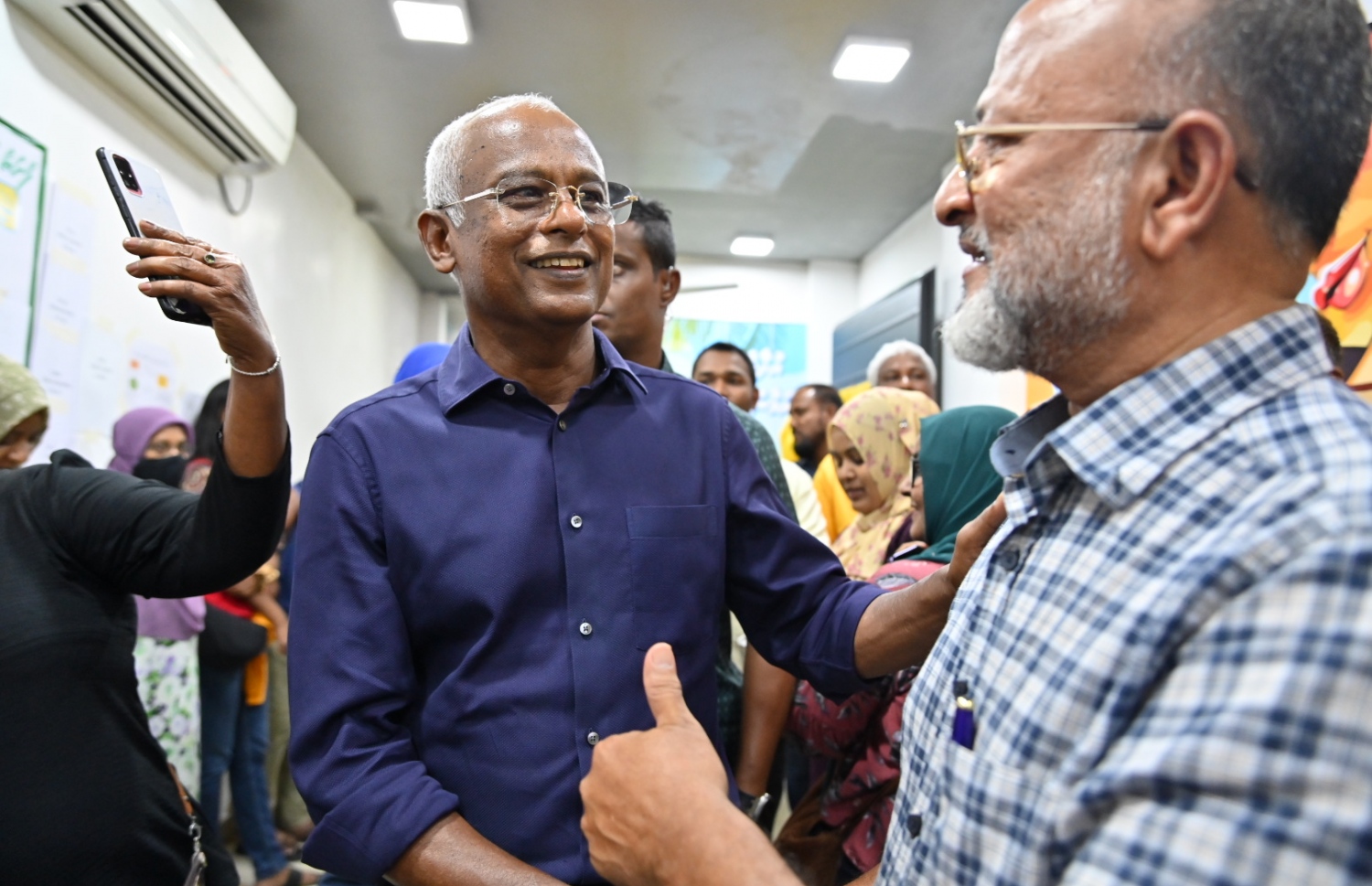 ރޭ ގަލޮޅުގައި ކުރިއަށްދިޔަ ރައީސްގެ ކެމްޕެއިން ހަރަކާތުގެ ތެރެއިން: ހައުސިން ބޭންކެއް ހަދައި ލުއި ލޯނު ދޫކުރަން ވަނީ ނިންމާފައި