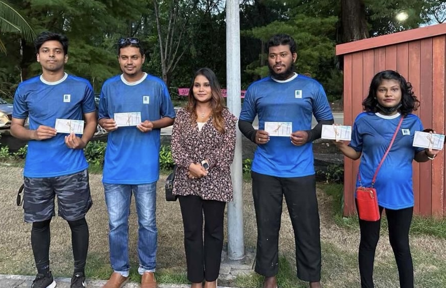 އިވެންޓުގެ އެންމެ ގިނަ ކުނި ހޮވި ޓީމް. -- ފޮޓޯ: މެޕްސް