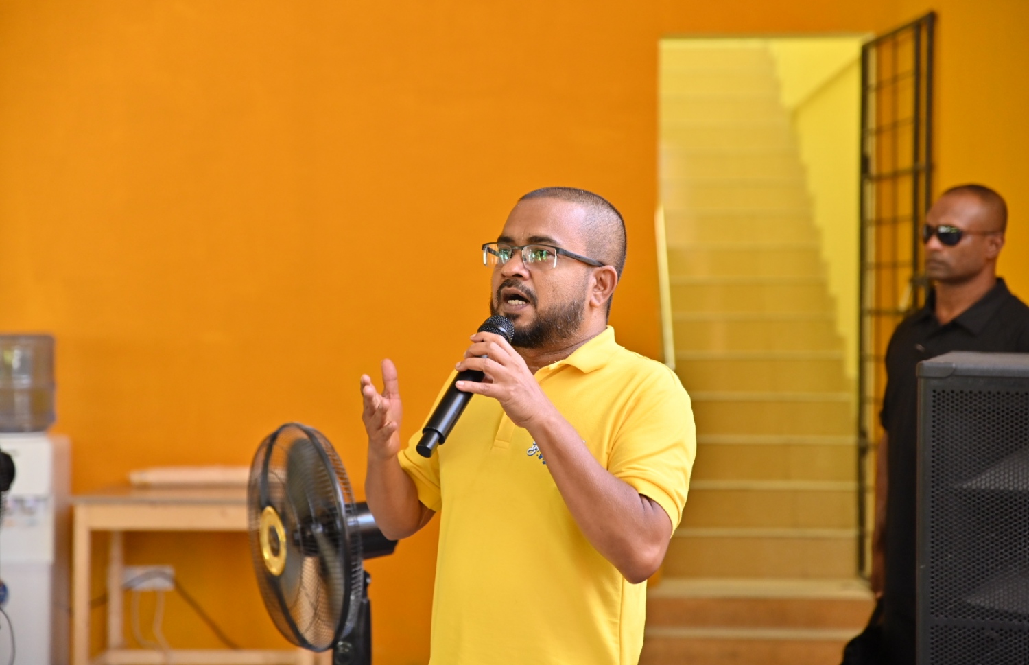 ކެމްޕެއިން ޓީމްތަކާ ބައްދަލުކުރުމަށް ބޭއްވި ބައްދަލުވުމުގެ ތެރެއިން: އަނިޔާވެރިކަން އިޔާދަވިޔަ ނުދޭން މެންބަރުން ގޮވާލެއްވި