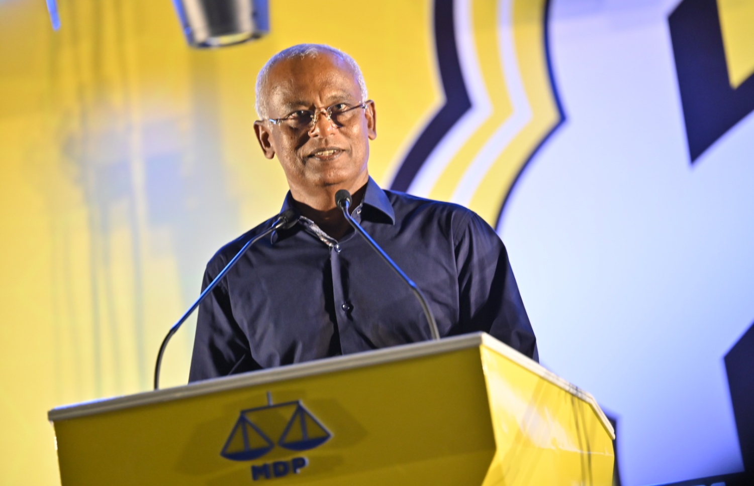 ރޭގެ ޖަލްސާގައި ރައީސް ވާހަކަ ދައްކަވަނީ. -- ފޮޓޯ | އެމްޑީޕީ