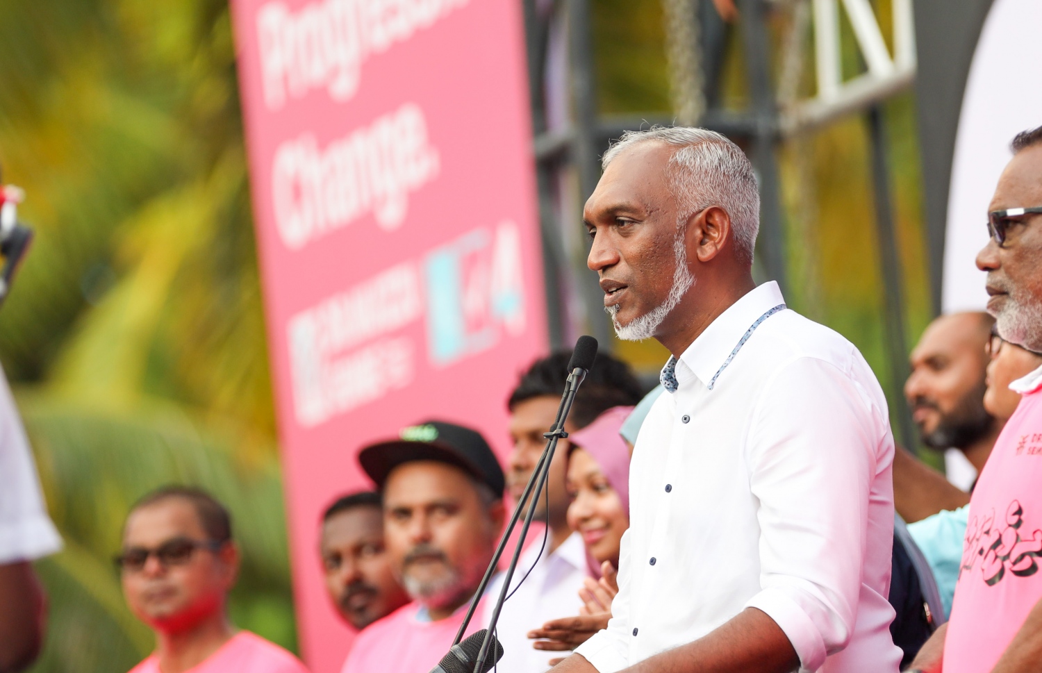 ކެމްޕެއިން ނިންމުމުގެ ބޮޑު އެއްވުމުގައި މުއިއްޒު މިއަދު ހަވީރު ވާހަކަ ދައްކަވަނީ.---ފޮޓޯ: ނިޝާން އަލީ| މިހާރު