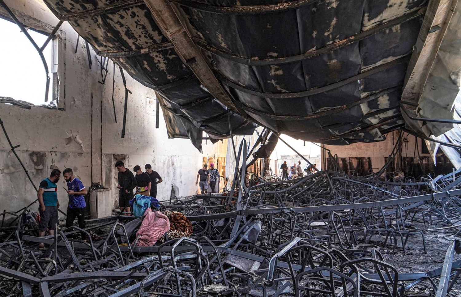 ކައިވެނި ޕާޓީ ބޭއްވި ހޯލު: އެތަން ވަނީ އެއްކޮށް އަނދައިފައި.