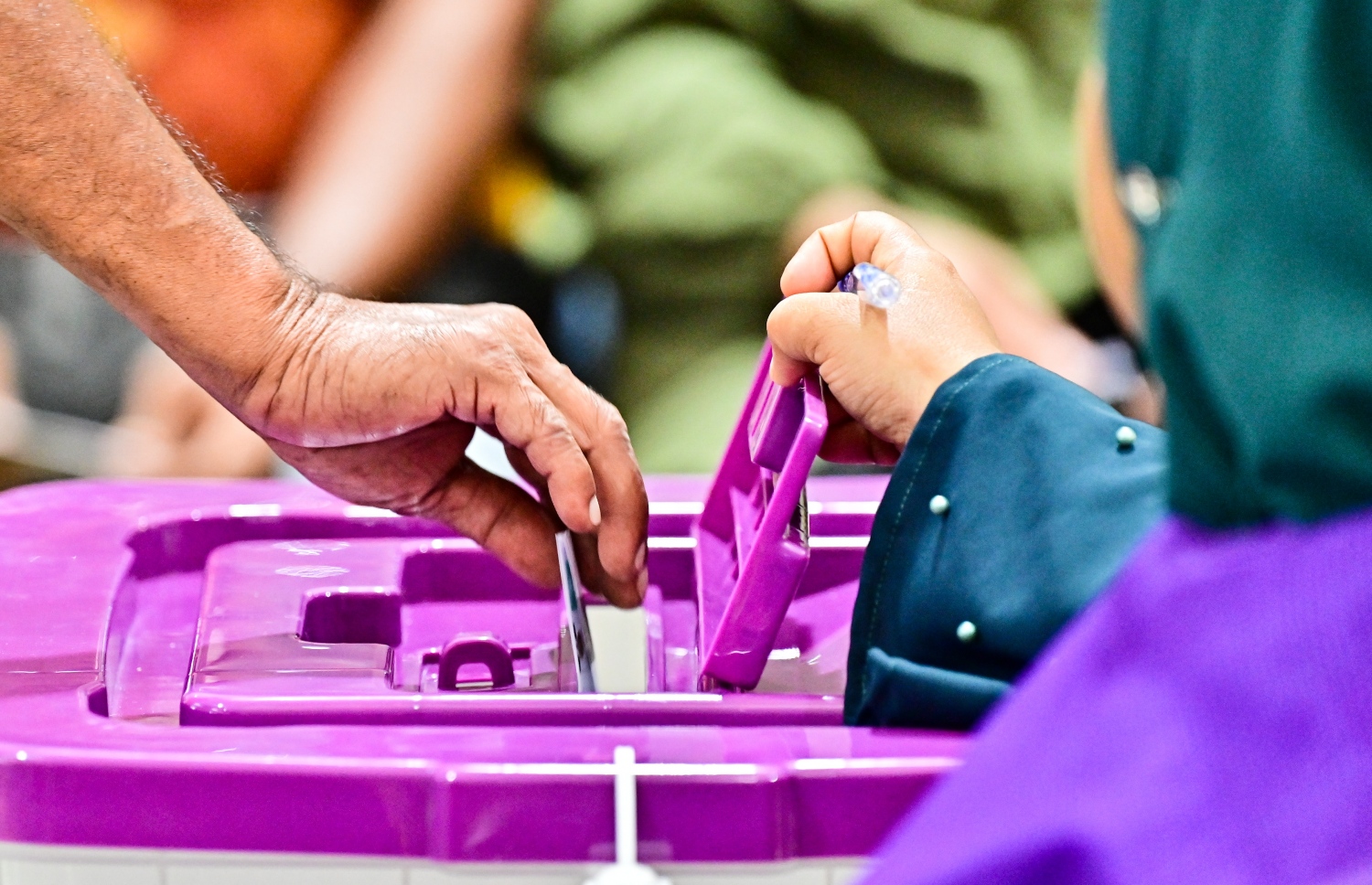 ރިޔާސީ އިންތިހާބުގެ ދެ ވަނަ ބުރުގެ ވޯޓުލުން ފެށުން