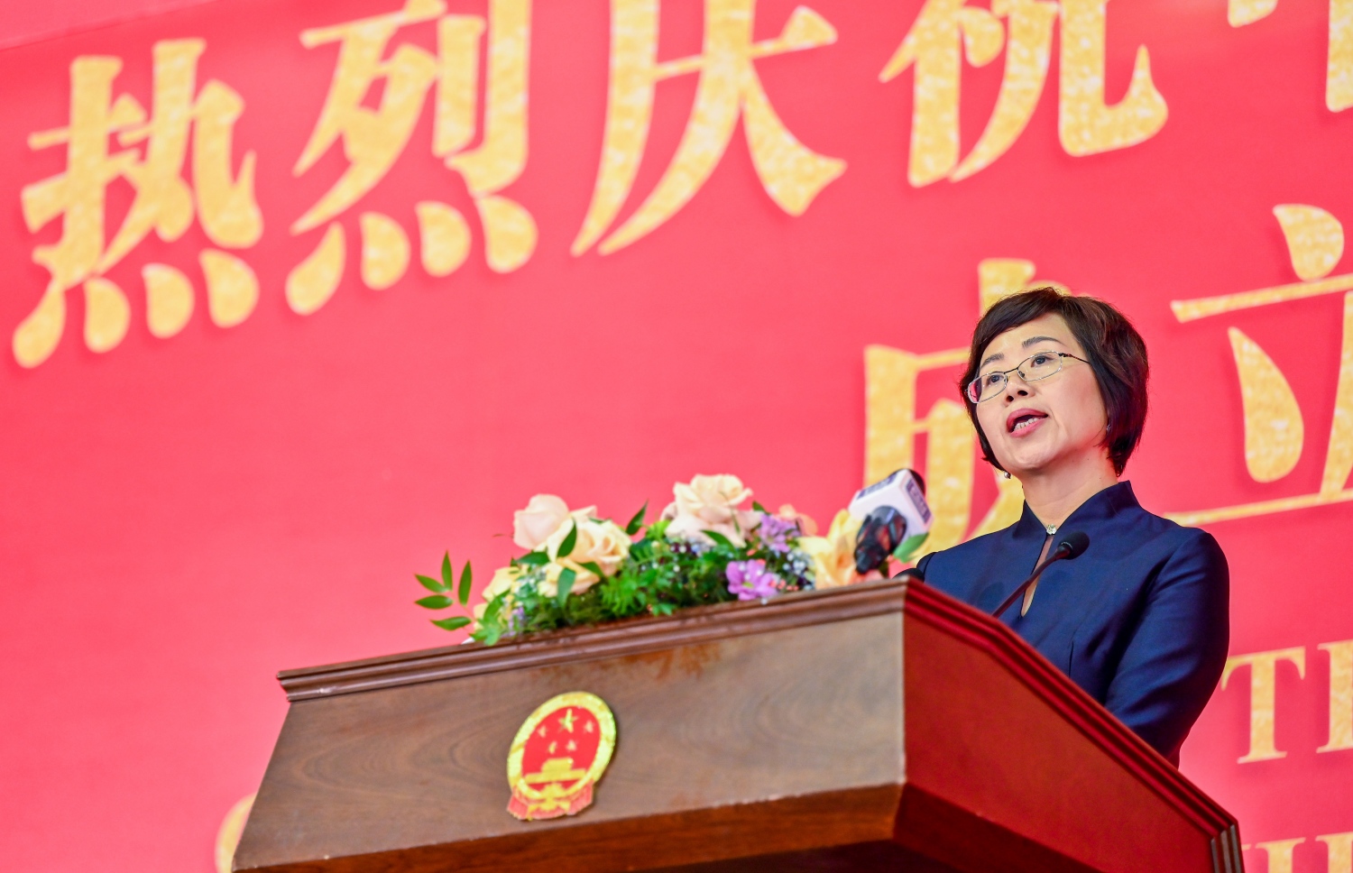 ޗައިނާގެ 78 ވަނަ ގައުމީ ދުވަސް ފާހަގަކުރުމަށް މި މަހުގެ ކުރީކޮޅު މާލޭގައި ބޭއްވި ހަފުލާގައި އެ ގައުމުގެ ސަފީރު ވާންގް ވާހަކަ ދައްކަވަނީ.---ފޮޓޯ: ފަޔާޒު މޫސާ| މިހާރު