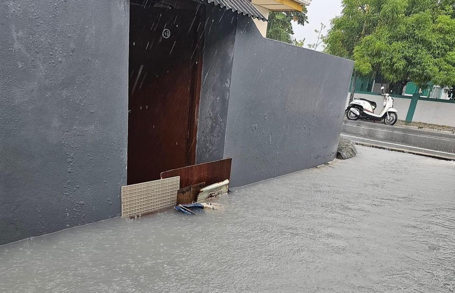 ހއ. ދިއްދޫގައި ފެންބޮޑުވެފައި.-- ފޮޓޯ: ސޯޝަލް މީޑިއާ