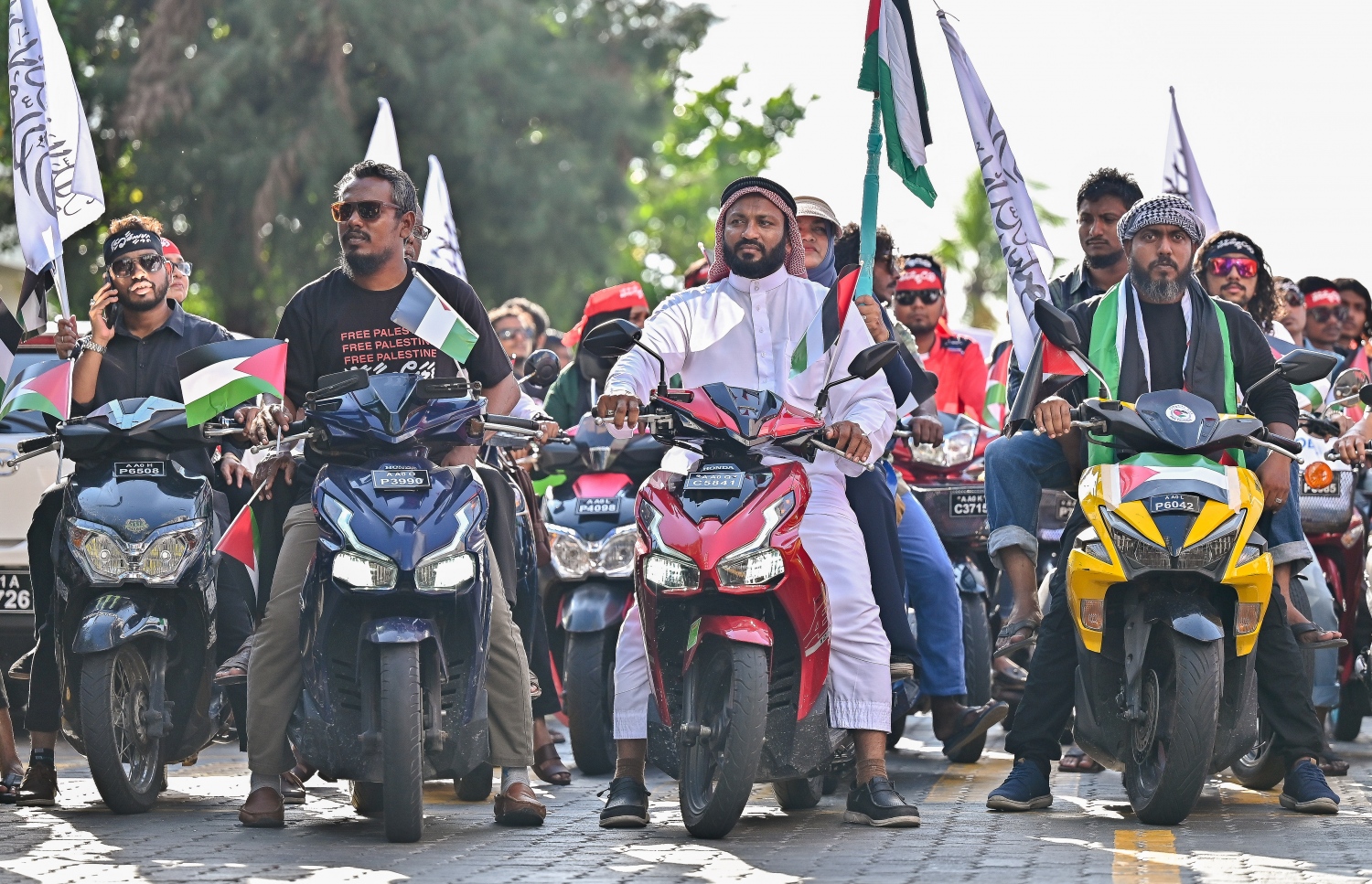 ފަލަސްތީނާއެކު ދިވެހިން ތިބިކަން އަންގައިދިނުމަށް މާލޭގައި ބޭއްވި ސައިކަލު ބުރު.-- ފޮޓޯ: ފަޔާޒް މޫސާ | މިހާރު