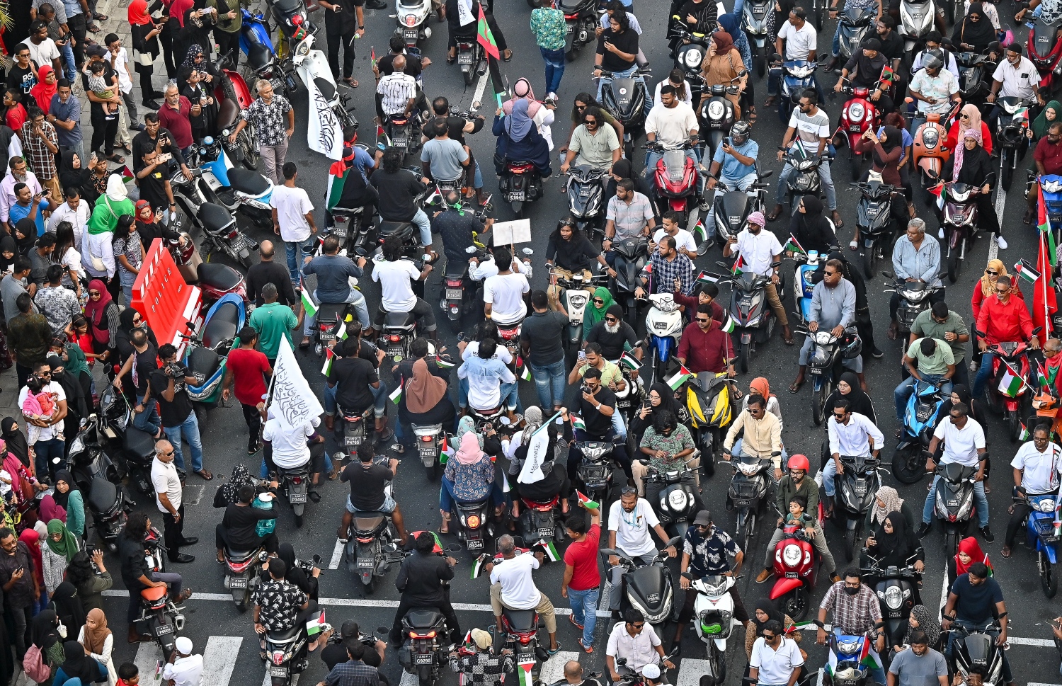 ފަލަސްތީނާއެކު ދިވެހިން ތިބިކަން އަންގައިދިނުމަށް މާލޭގައި ބޭއްވި ސައިކަލު ބުރު.-- ފޮޓޯ: ފަޔާޒް މޫސާ | މިހާރު