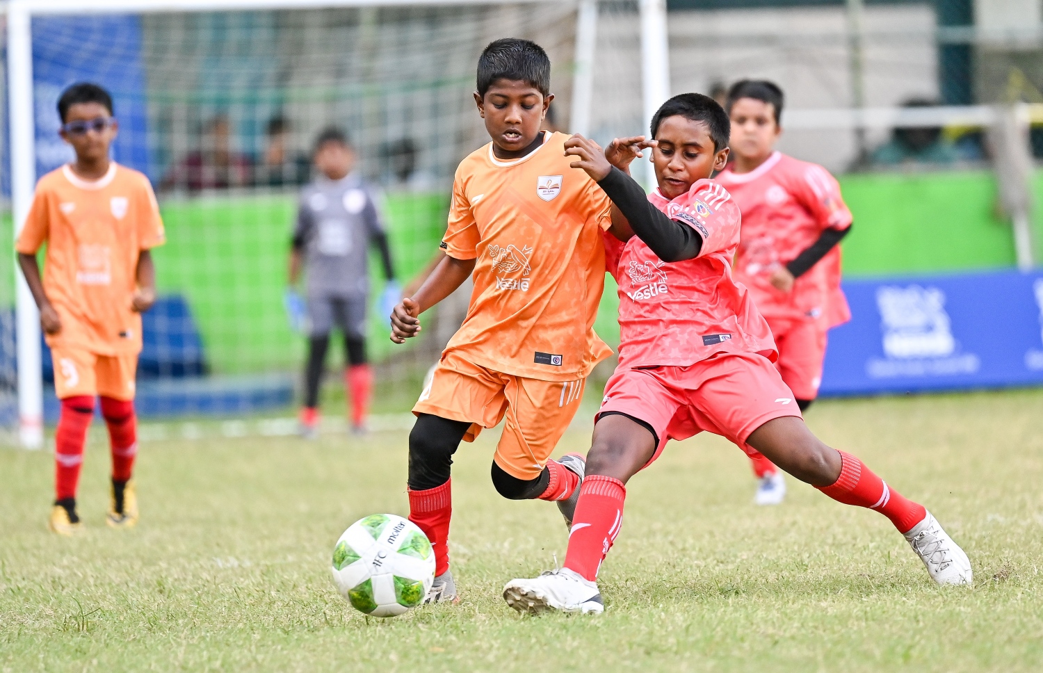 ކާމިޔާބު ކަމާއެކު އިއްޔެ ނިންމާލި ރާއްޖޭގެ އެންމެ ބޮޑު ފުޓްބޯލް ފިއެސްޓާގެ ތެރެއިން: 20 ސްކޫލަކުން 40 ޓީމު ވަނީ މި މުބާރާތުގައި ވާދަ ކޮށްފަ -- ފޮޓޯ: ފަޔާޒު މޫސާ | މިހާރު