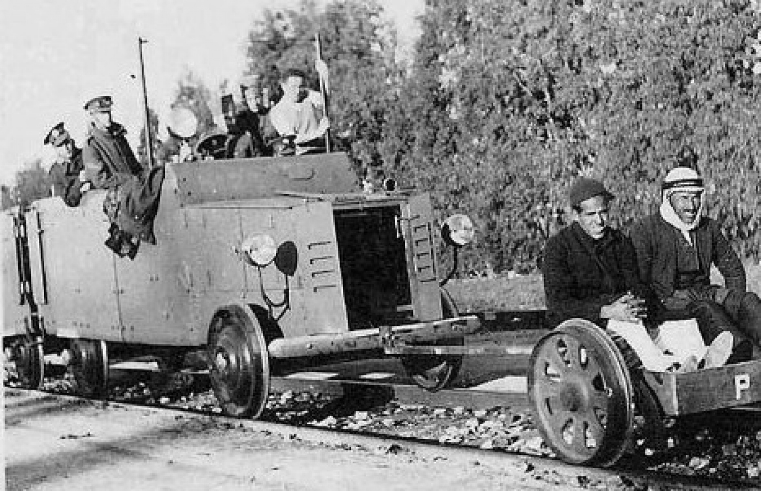 އިނގިރޭސި ސިފައިން ރަހީނު ކުރި ފަލަސްތީނުގެ ދެ މީހުން: އިންސާނީ އައްޑަނައެއްގެ ގޮތުގައި ބޭނުން ކުރަނީ --- ފައިލް ފޮޓޯ