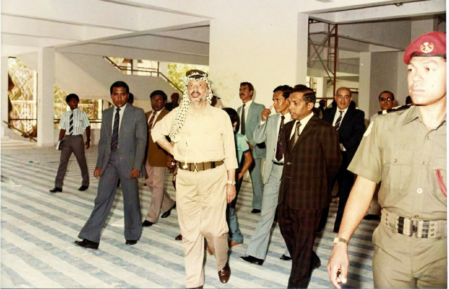 ފަލަސްތީނުގެ ކުރީގެ ރައީސް ޔާސިރު އަރަފާތު ރާއްޖޭގައި: ގާތް ގުޅުމެއް ބޭއްވެވި