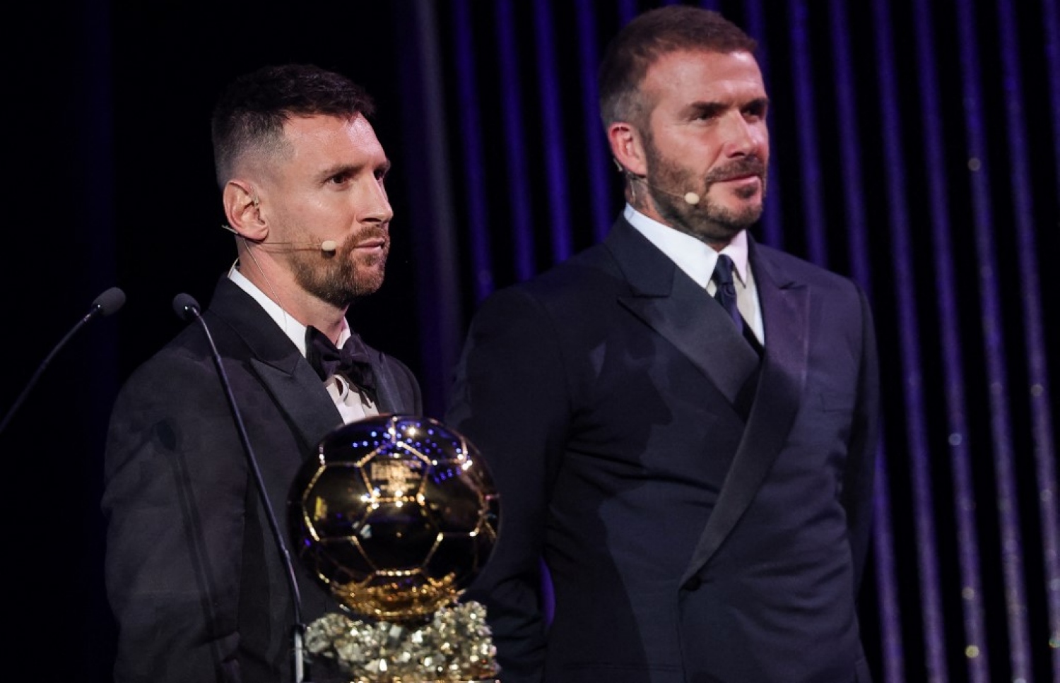 ދުނިޔޭގެ ފުޓްބޯޅައިގައި ދޭ އެންމެ ޝަރަފުވެރި އިންޑަވިޖުއަލް އެވޯޑް، "ބެލޮންޑިއޯ އެވޯޑް" ހަފުލާގައި ލިއޮނެލް މެސީ 8 ވަނަ ބެލޮންޑިއޯ އެވޯޑާއެކު.-- ފޮޓޯ: އޭއެފްޕީ