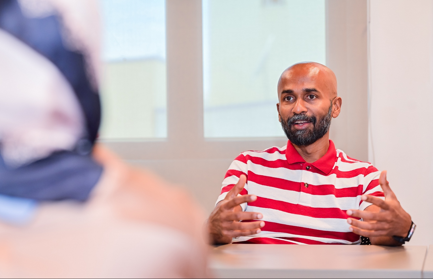 ޓީއެފްޖީގެ ސީއީއޯ ޒިނާން "މިހާރު" އަށް އިންޓަވިއު ދެއްވަނީ.-- ފޮޓޯ: ނިޝާން އަލީ/ މިހާރު