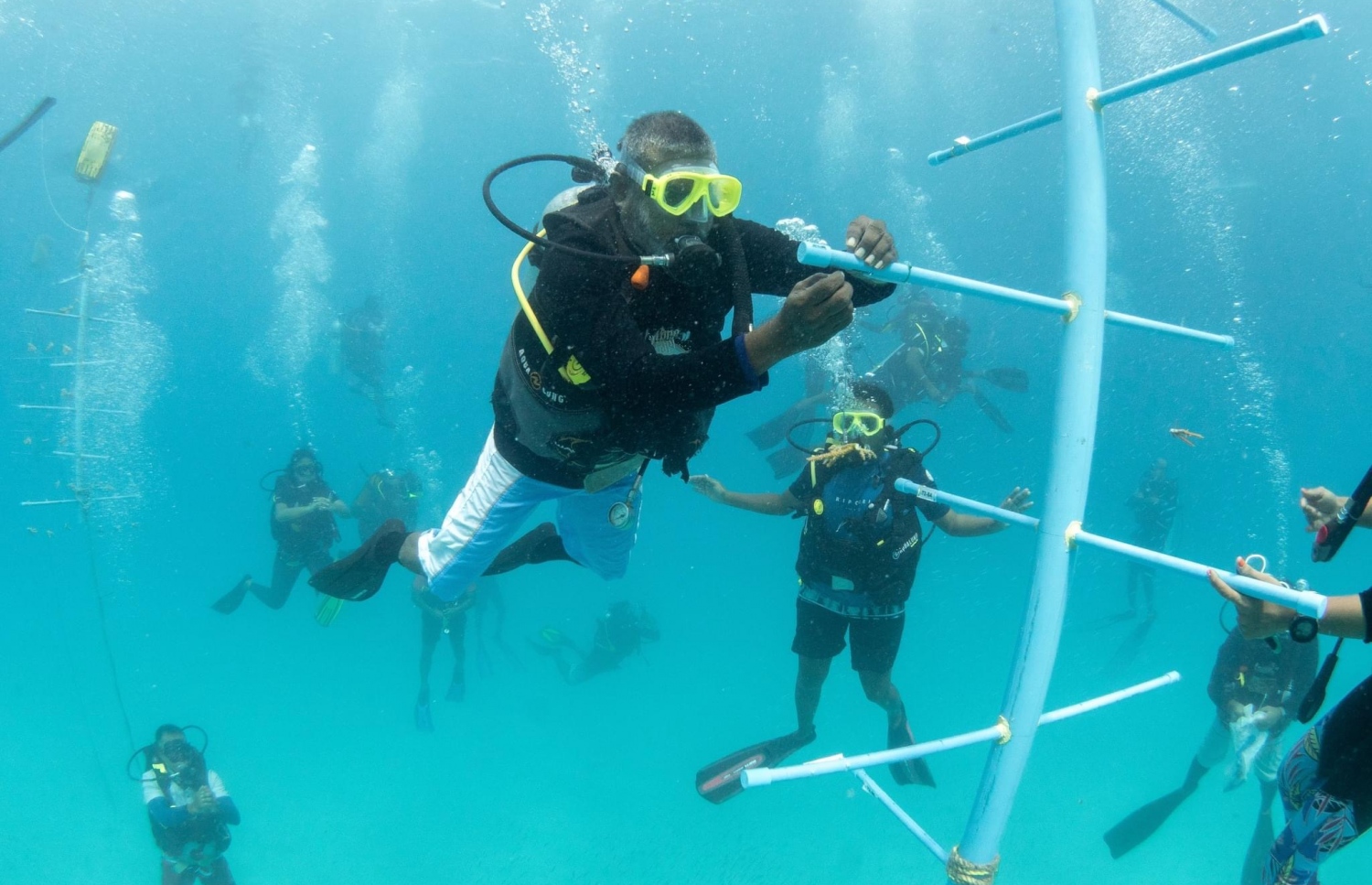 ރަސްފަރި ފަރުގައި މުރަކަ އިންދުމުގެ މަސައްކަތް ރަސްމީކޮށް ފެށުމަށް ބޭއްވި ރަސްމިއްޔާތު.-- ފޮޓޯ: އީޕީއޭ