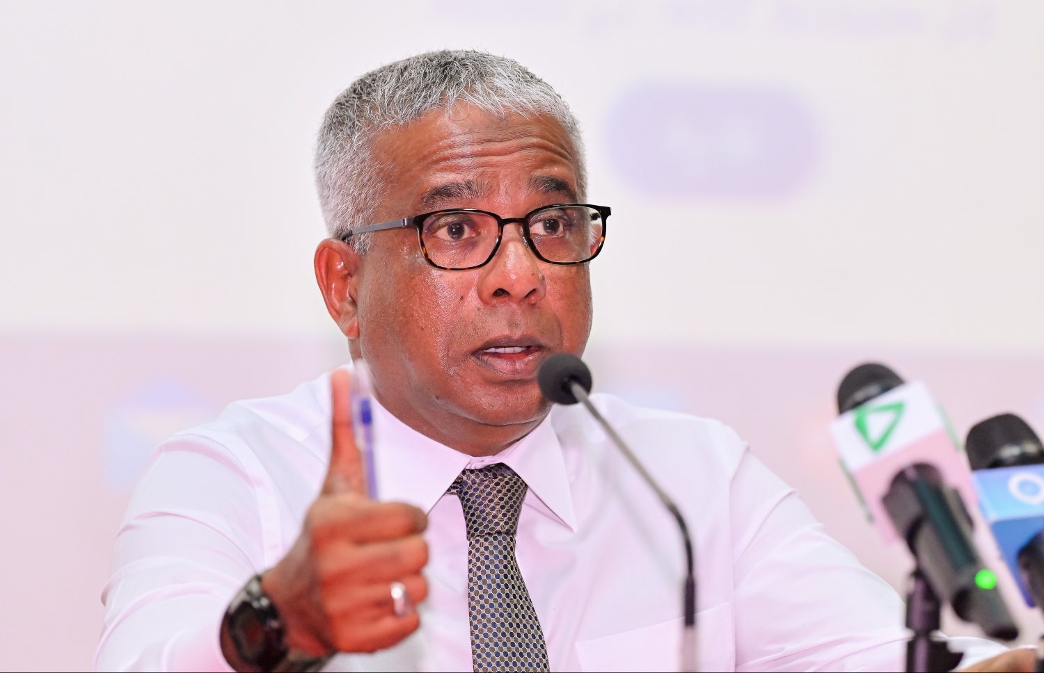 ކުރީގެ ހައުސިން މިނިސްޓްރީގެ ސްޓޭޓް މިނިސްޓަރު އަކްރަމް ކަމާލުއްދީން. --