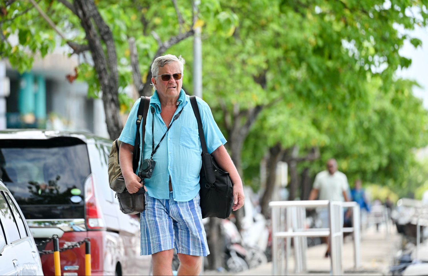 "އައިޑާ ބެލާ" ކްރޫޒްލައިނާ އިން މާލެ ފޭބި އުމުރުން ދުވަސްވީ ޓޫރިސްޓަކު ފާލަން ކައިރިން ހިނގާފަ ދަނީ.--- ފޮޓޯ:ނިޝާން އަލީ | މިހާރު