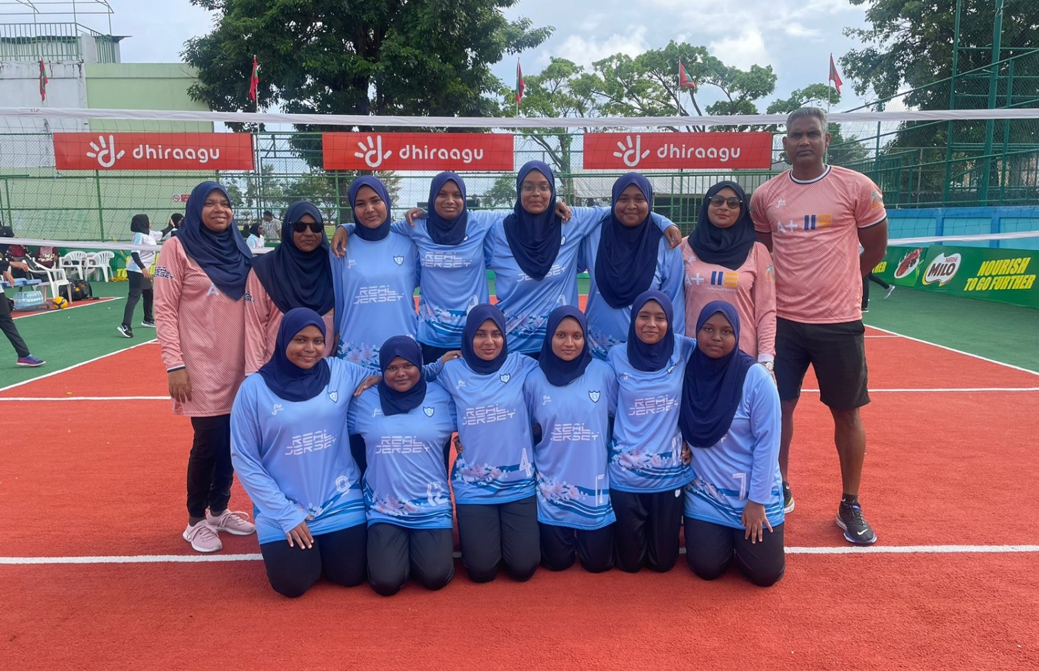 ކެޔޮދޫ ސްކޫލްގެ 19 އަހަރުން ދަށުގެ އަންހެން ވޮލީ ޓީމު.-- ފޮޓޯ: ވީއޭއެމް