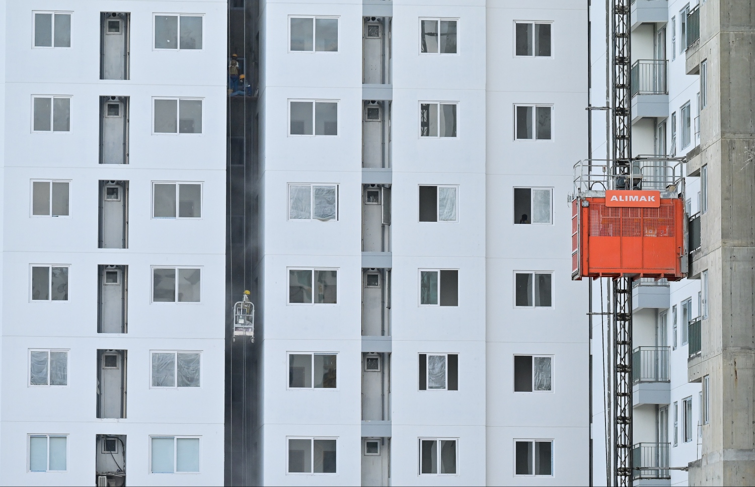 ފަހި ދިރިއުޅުން ކޯޕަރޭޝަނުން ހަދަމުން އަންނަ ފްލެޓު.-- ފޮޓޯ: ފަޔާޒު މޫސާ/ މިހާރު