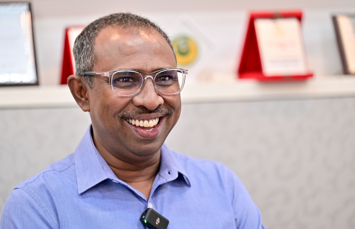 މާލޭގެ މޭޔަރުކަމުގެ އިންތިހާބުގައި ވާދަކުރައްވަން އެމްޑީޕީގެ ޓިކެޓު ހޯއްދަވަން މަސައްކަތް ކުރައްވާ ކުރީގެ މެމްބަރު އަލީ އާޒިމް.---ފައިލް ފޮޓޯ: މިހާރު