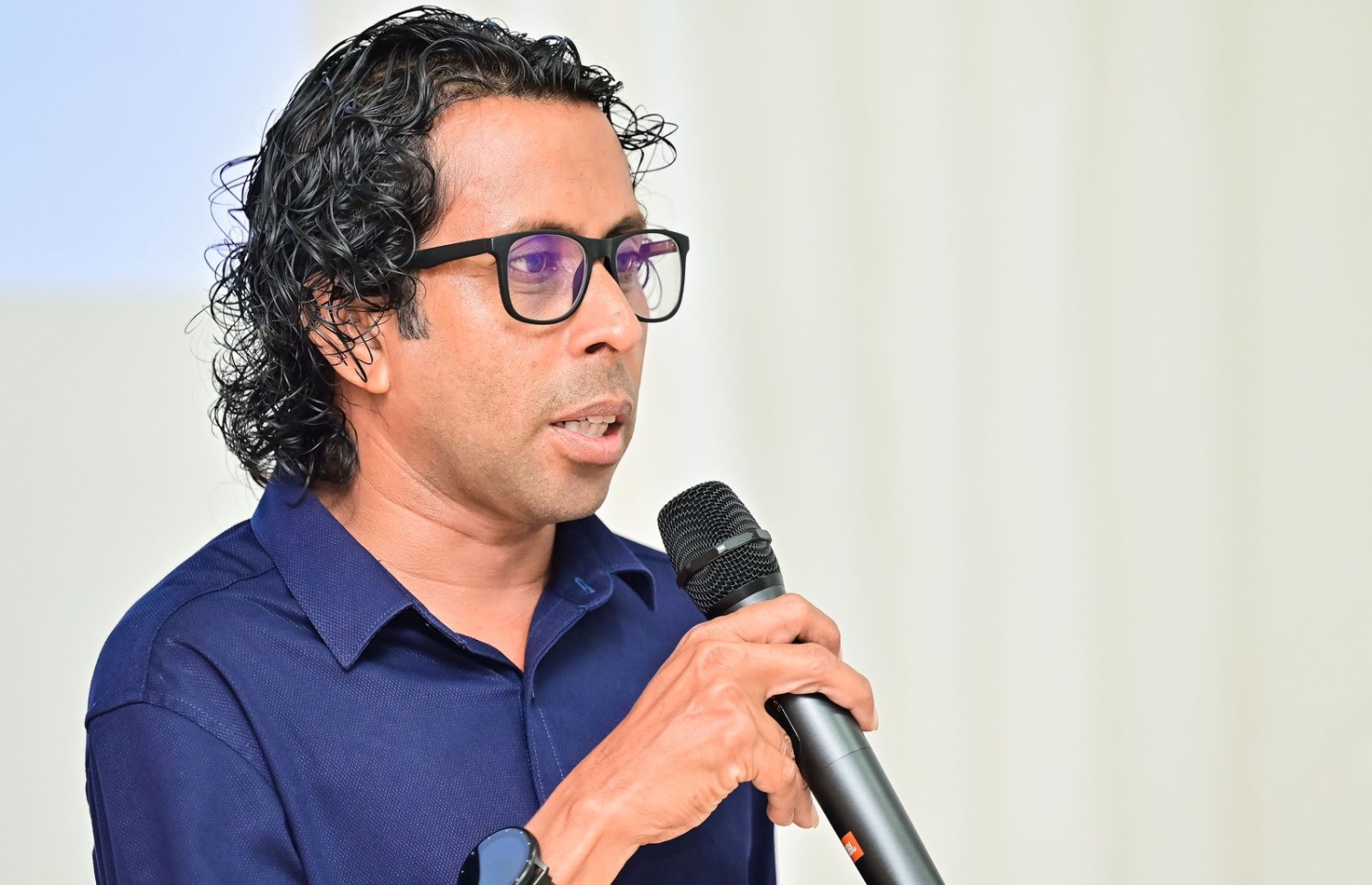 ޓްރާސްޕޯޓް މިނިސްޓްރީގެ ސްޓޭޓް މިނިސްޓަރު އަލީ ސޯލިހް ވާހަކަ ދައްކަވަނީ .-- ފޮޓޯ: މިނިސްޓްރީ