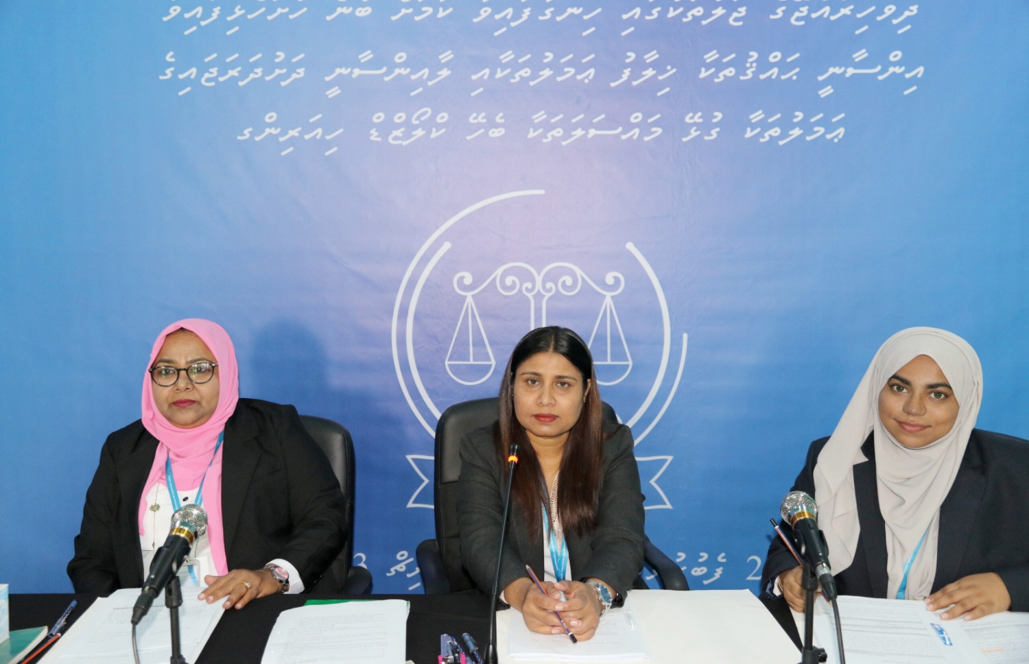 އިންތިގާލީ އިންސާފުގެ އޮފީހުން ބޭއްވި އަޑުއެހުމެއްގައި ޖިހާދާ އަނީސް (މ) ބައިވެރިވެވަޑައިގަންނަވަނީ.