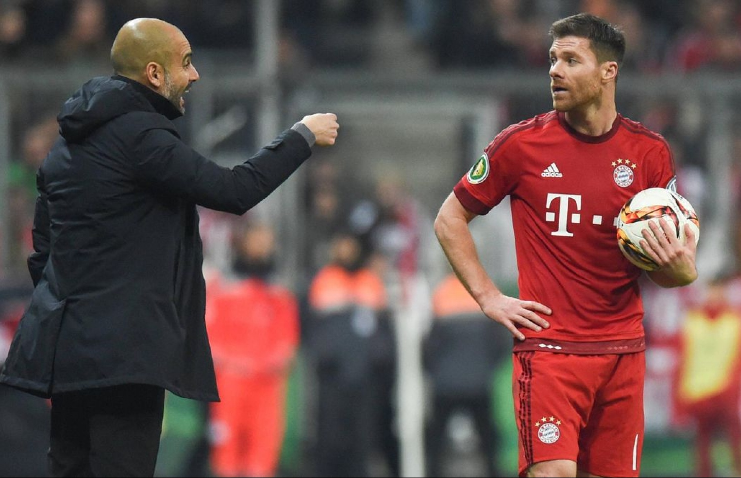 ގާޑިއޯލާ އާއި އޮލޮންސޯ އެކުގައި ބެޔާން މިއުނިކުގައި.--