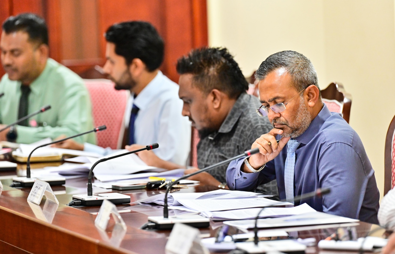 ބަޖެޓު ކޮމިޓީގައި ބައިވެރިވި ބައެއް މެންބަރު -- ފޮޓޯ: ނިޝާން އަލީ / މިހާރު