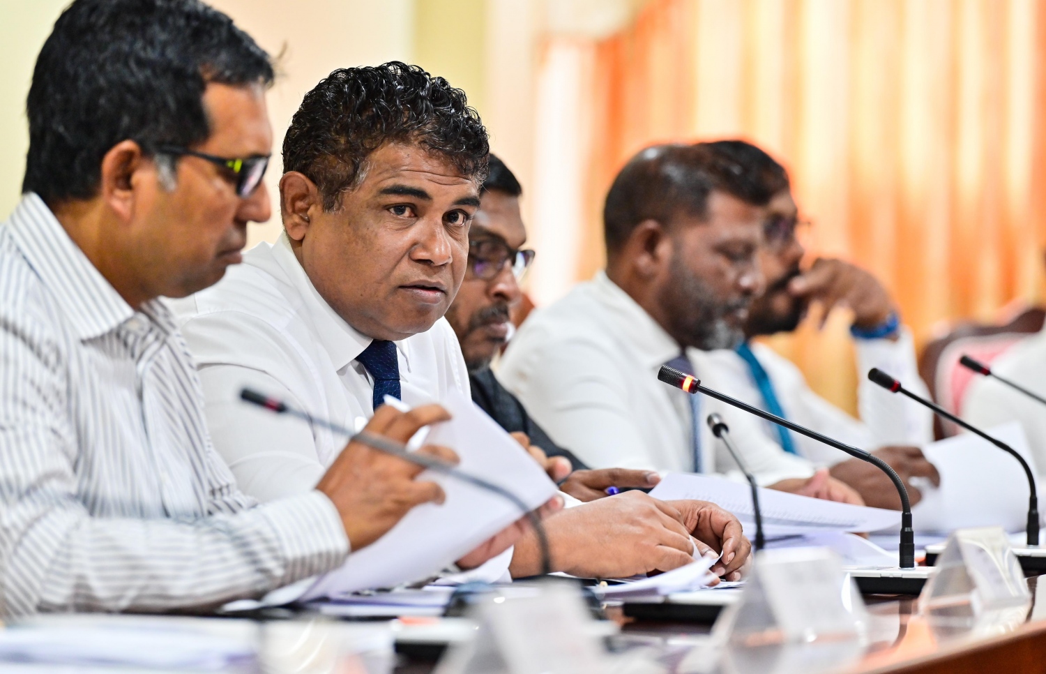 ބަޖެޓު ކޮމިޓީގެ ބައެއް މެންބަރުން: ބަޖެޓުގެ ހަރަދުތައް ހަމަޖައްސަނީ ޖުމްލަ ބަޖެޓުގެ ތެރެއިން ކަމަށް ފިނޭންސް މިނިސްޓަރު ވިދާޅުވި -- ފޮޓޯ: ނިޝާން އަލީ / މިހާރު