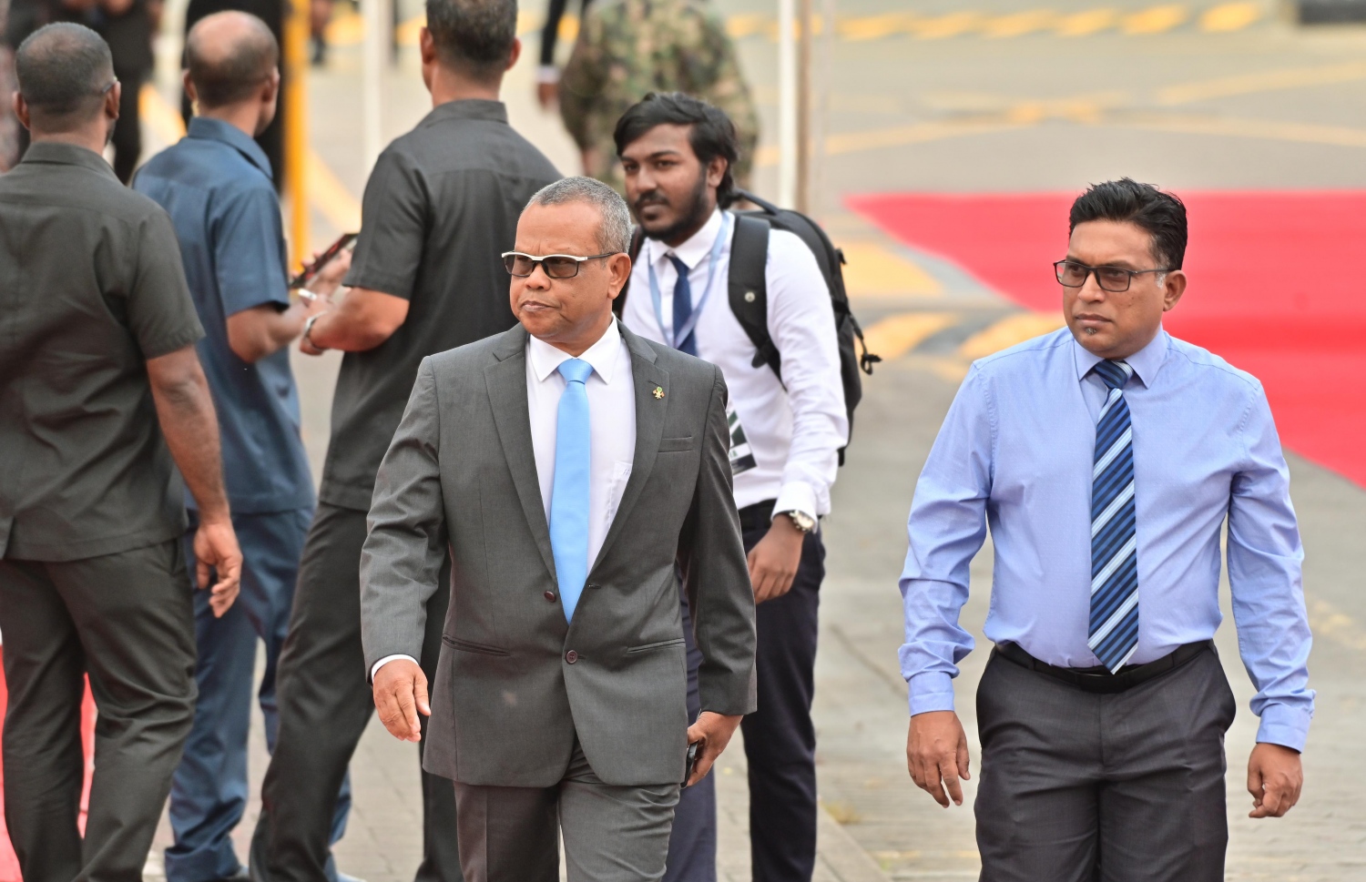 ދައުވަތު ލިބިފައިވާ ފަރާތްތަކުން ޑރ. މުއިއްޒު ހުވާކުރައްވާ ރަސްމިއްޔާތުަގައި ބައިވެރިވުމަށް ޖުމްހޫރީ މައިދާނުގައި.---ފޮޓޯ: ނިޝާން އަލީ| މިހާރު