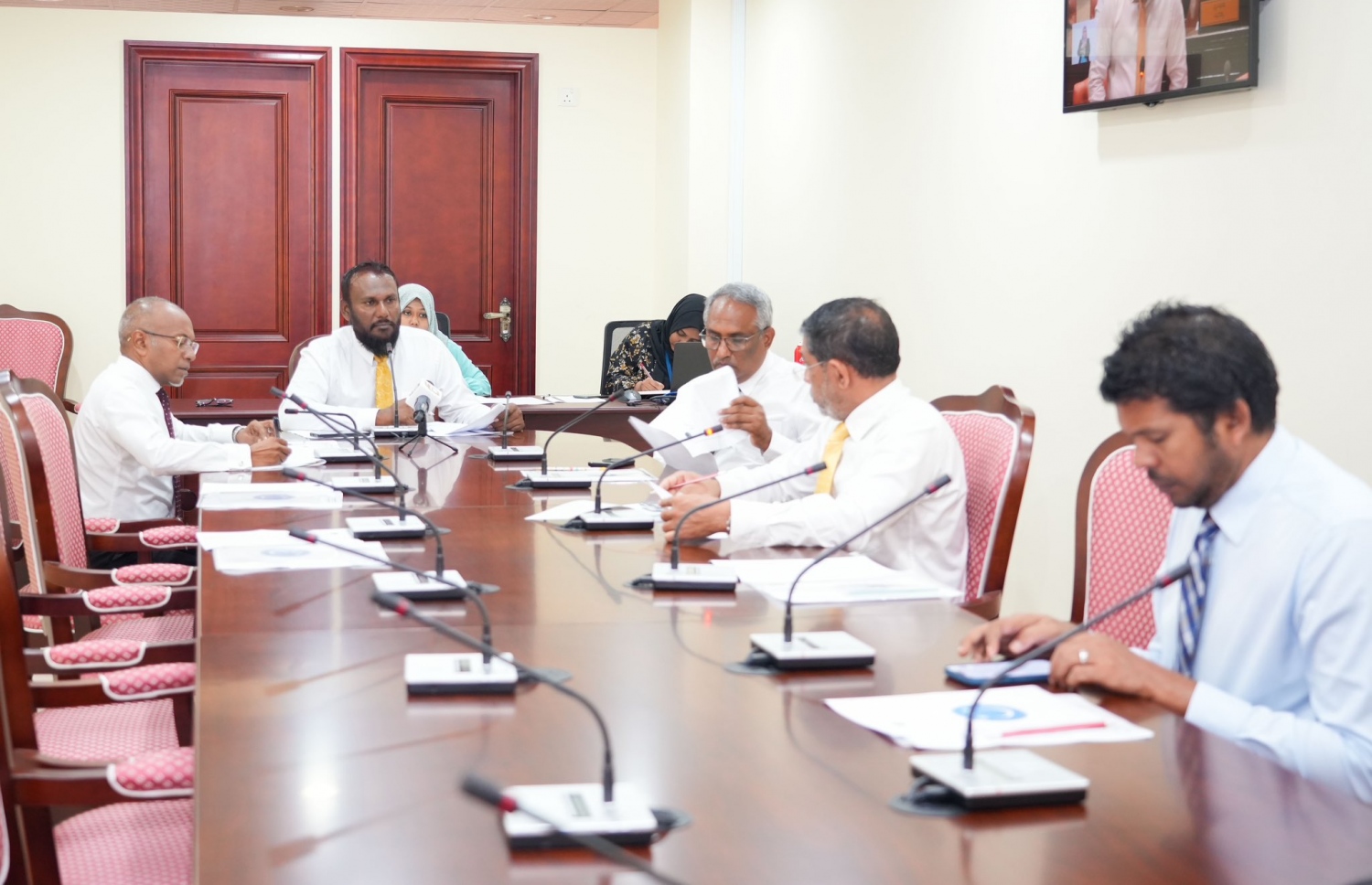 ޕެޓިޝަން ކޮމިޓީގެ މިއަދުގެ ބައްދަލުވުމުގެ ތެރެއިން. -- ފޮޓޯ: މަޖިލިސް