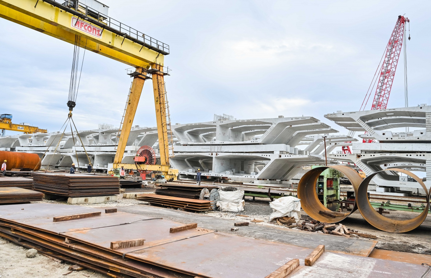 އިންޑިއާގެ ކުންފުންޏަކާ ހަވާލު ކޮށްގެން ހަދަމުން އަންނަ ތިލަމާލެ ބްރިޖުގެ ގުޅިފަޅު ސައިޓު.-- ފޮޓޯ: ނިޝާން ޢަލީ | މިހާރު