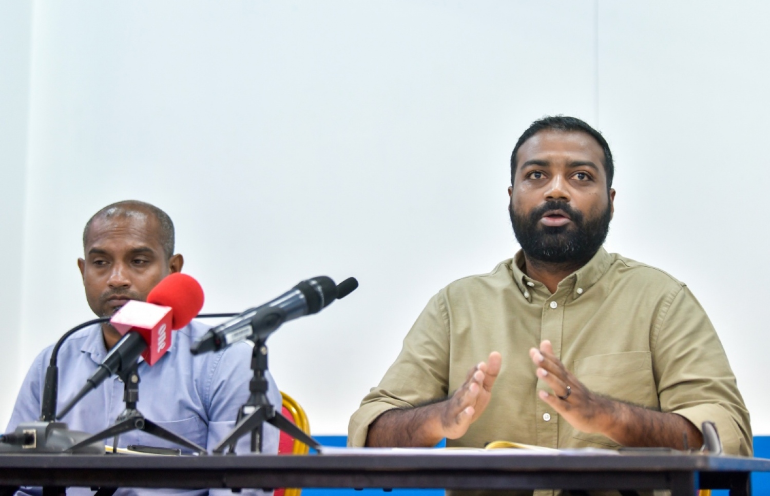 ޖައުޝަން އާއި ޖަވާޒު: ޖަވާޒު ވަނީ އަށް އަހަރަށް ފަހު މަގާމުން އިސްތިއުފާ ދީފަ --- ފައިލް ފޮޓޯ: ފަޔާޒު މޫސާ | މިހާރު