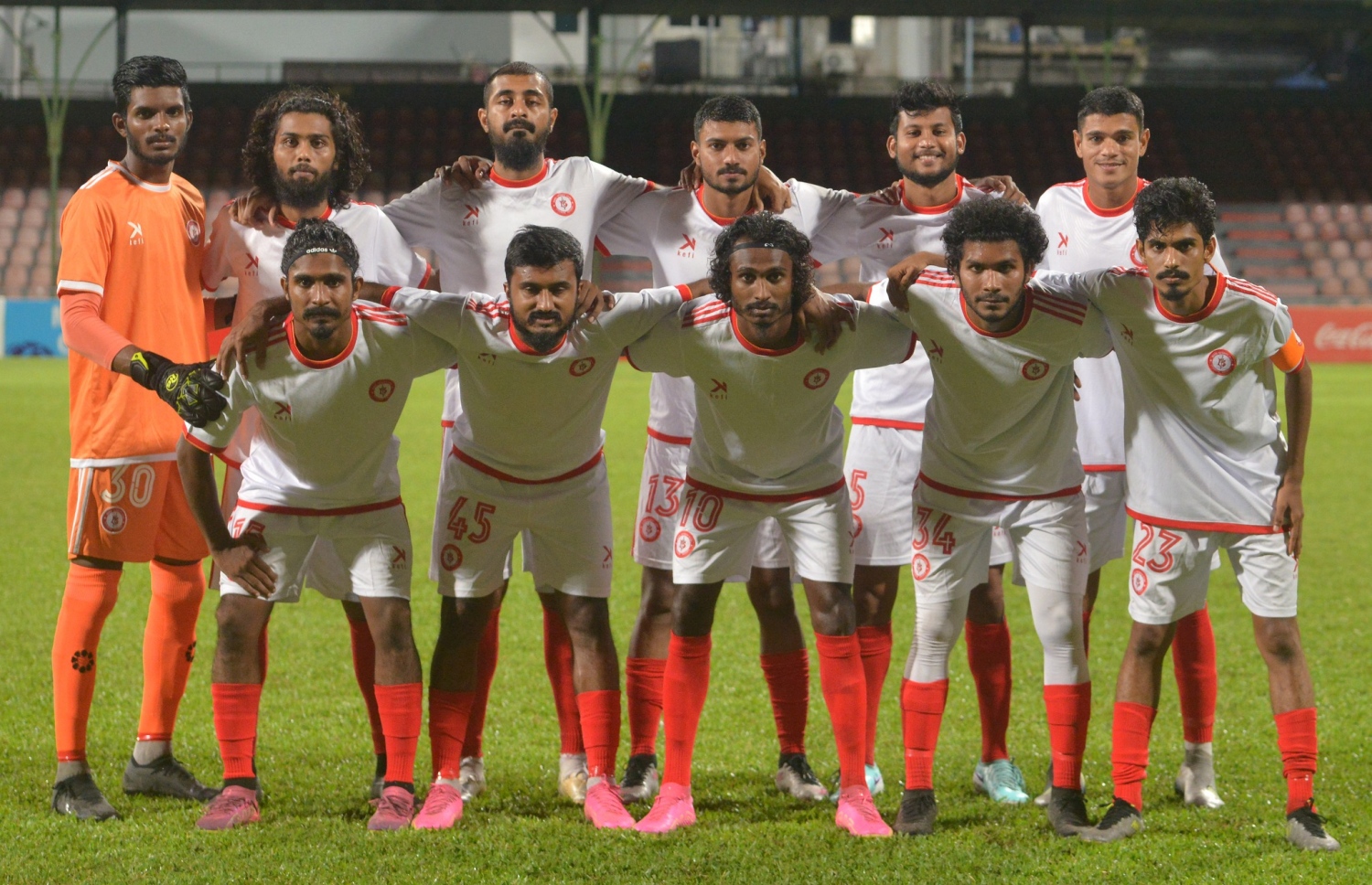 ޔޫވީއާ ދެކޮޅަށް ބުރުން ނެރުނު ފުރަތަމަ 11.-- ފޮޓޯ: އެފްއޭއެމް