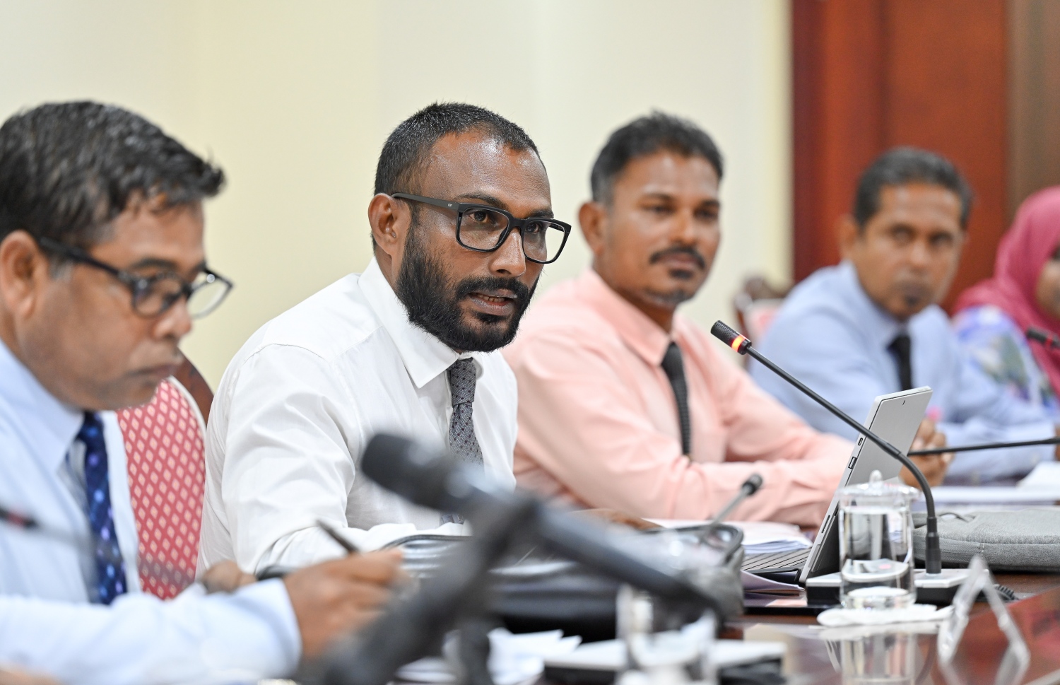 ލާމަރުކަޒީ ކޮމިޓީގެ މިއަދުގެ ބައްދަލުވުމުގެ ތެރެއިން -- ފޮޓޯ: ނިޝާން އަލީ/. މިހާރު