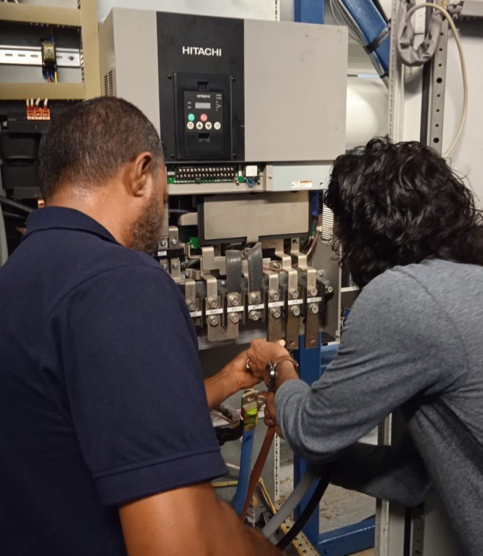 އައްޑޫގެ ފެނުގެ މައްސަލަ ހައްލުކުރަން މަސައްކަތް ކުރަނީ--- ފޮޓޯ/ފެނަކަ