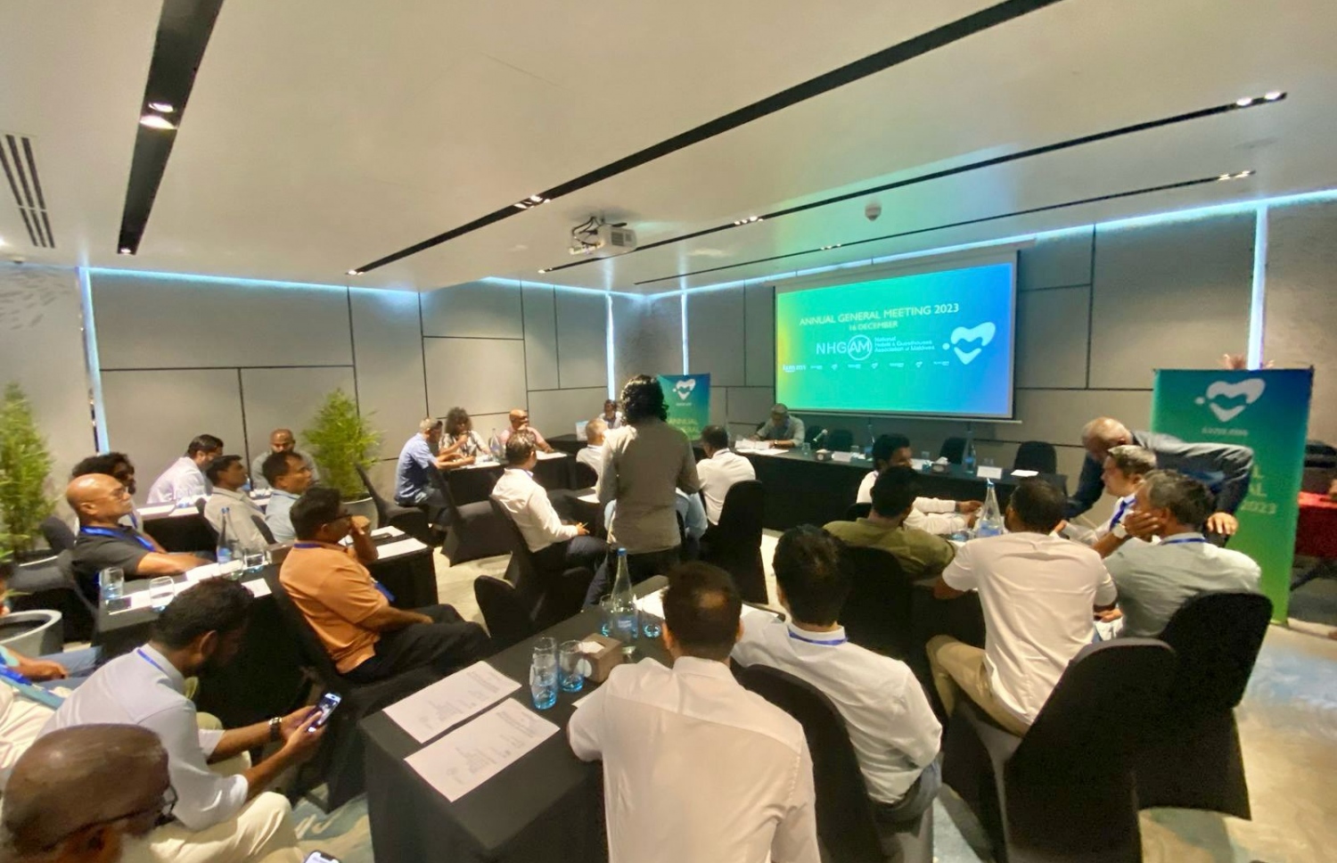 އިއްޔެ ބޭއްވި ގެސްޓް ހައުސް އެސޯސިއޭޝަނަށް އޭޖީއެމަށް ހާޒިރުވި މެމްބަރުން.