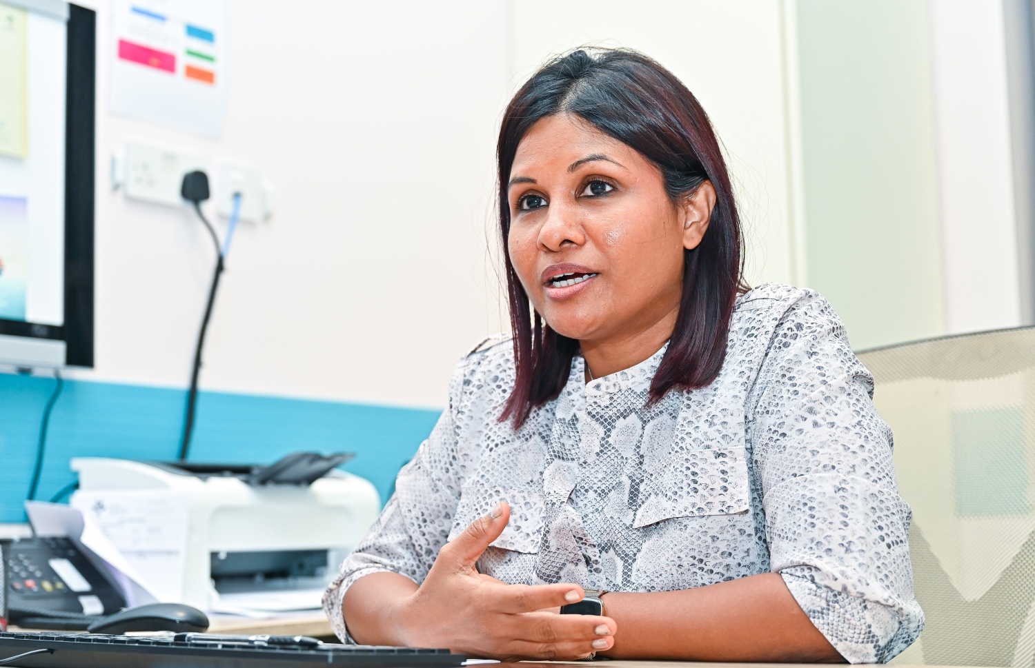 ސާވިކަލް ކެންސަރުން ރައްކާތެރިވުމަށް ވެކްސިންގެ މުހިންމުކަން ޑރ. ނުސްރާ ފާހަގަ ކުރެއްވި. -- ފޮޓޯ: ފަޔާޒް މޫސާ | މިހާރު