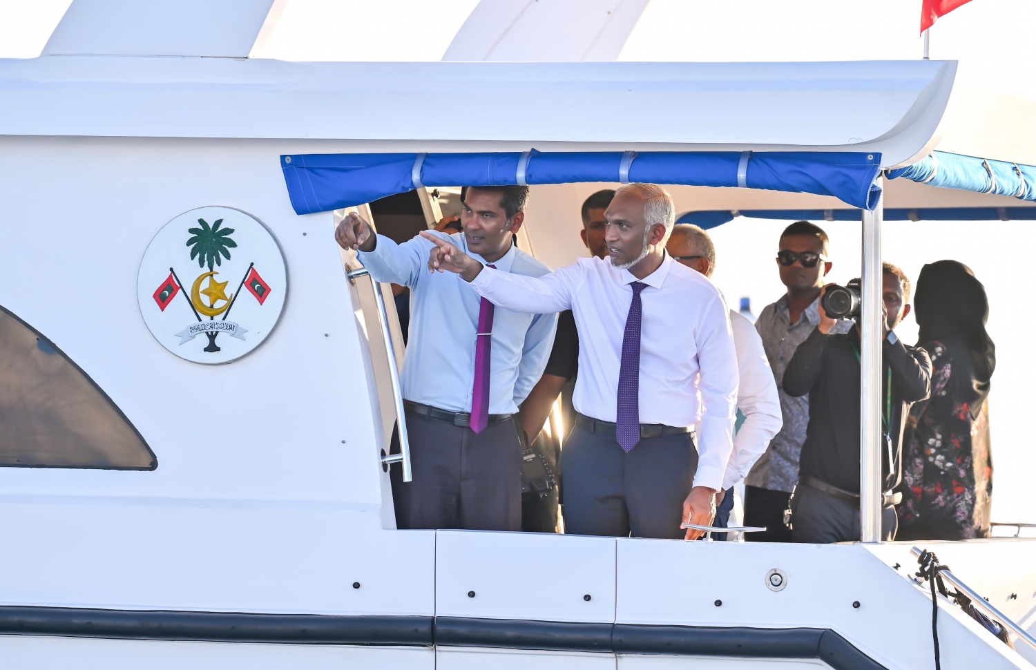 ކ. ފުށިދިއްގަރުފަޅު ހިއްކުމުގެ މަޝްރޫއު އިފްތިތާހުކޮށްދެއްވަން ރައީސް ޑރ. މުއިއްޒު މިއަދު . އެ ފަޅަށް ވަޑައިގަންނަވަނީ. --ފޮޓޯ: ފަޔާޒް މޫސާ | މިހާރު