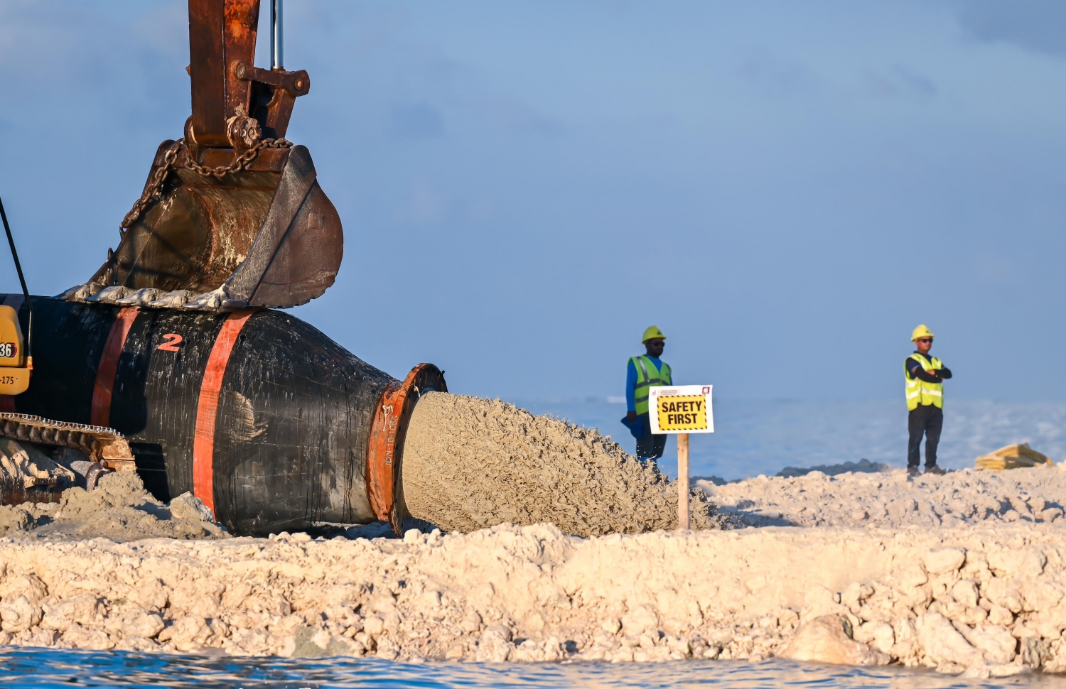ކ. ފުށިދިއްގަރުފަޅު ހިއްކުމުގެ މަޝްރޫއު ރައީސް ޑރ. މުއިއްޒު މިއަދު ވަނީ އިފްތިތާހުކޮށްދެއްވާފައި. --ފޮޓޯ: ފަޔާޒް މޫސާ | މިހާރު