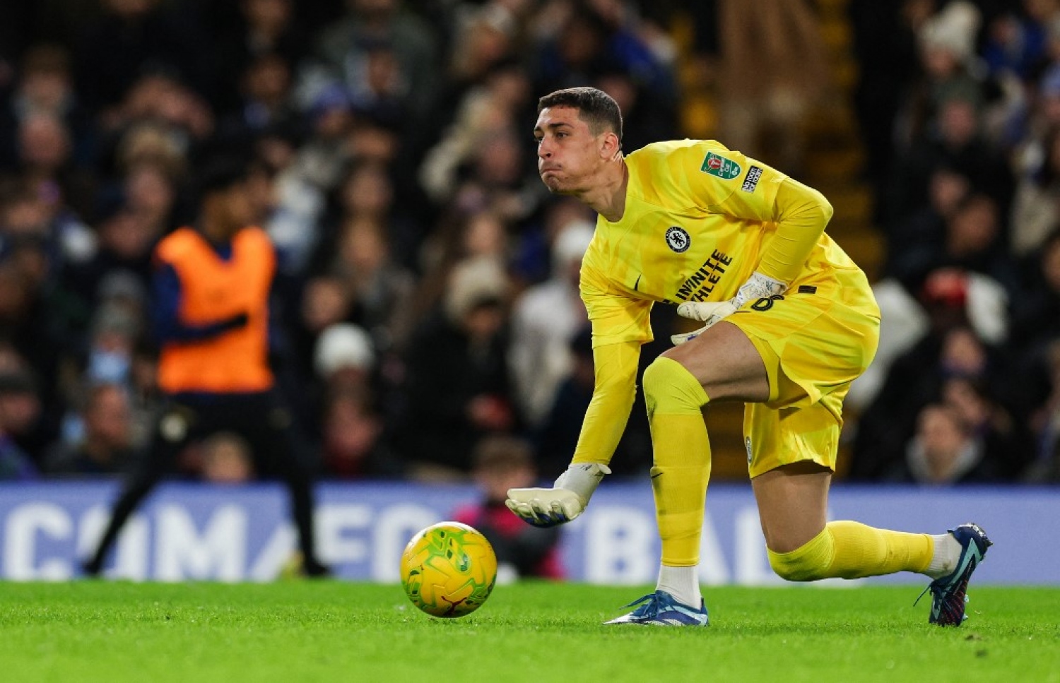 ޗެލްސީގެ ކީޕަރު ޕެޓްރޮވިޗް، އޭނާ ވަނީ ޕެނަލްޓީ ޝޫޓައުޓްގައި ނިއުކާސަލްގެ ޕެނަލްޓީއެއް މަތަކޮށްފަ.-- ފޮޓޯ: އޭއެފްޕީ