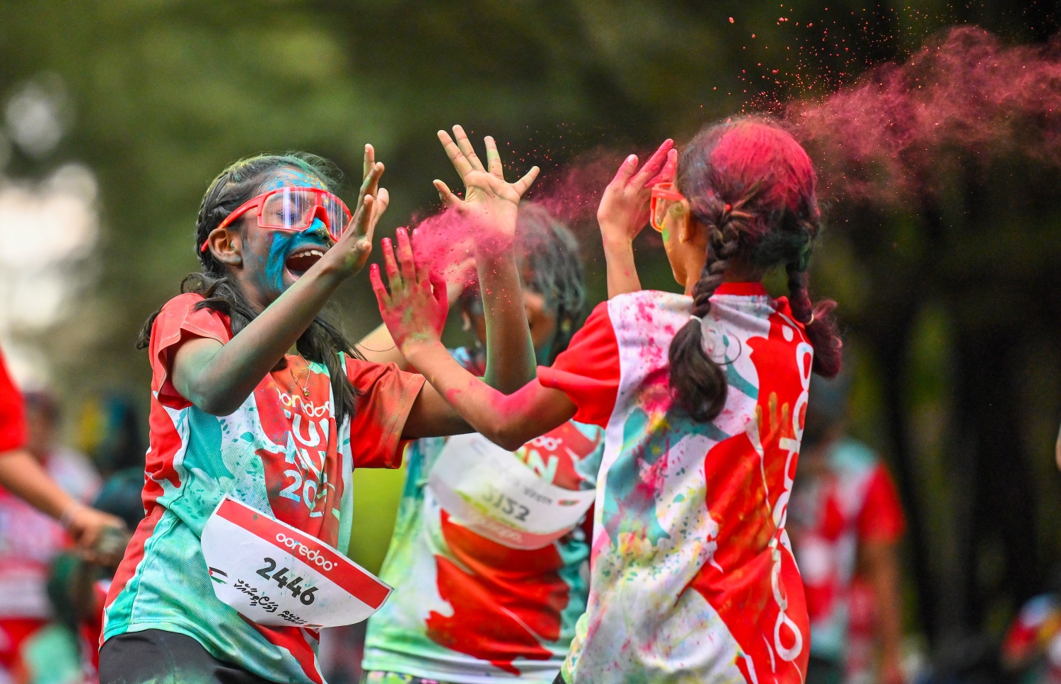 އުރީދޫ "ފަން ރަން" ގައި ބައިވެރިވި ކުޑަކުދިންތަކެއްގެ ގަޔަށް ކުލަ ޖަހަނީ: އާންމުންގެ ބޮޑު ތަރުހީބެއް ލިބުނު މި އަހަރުގެ މި ހަރަކާތުގައި 5،000 ވުރެ ގިނަ މީހުން ބައިވެރިވި -- ފޮޓޯ: ފަޔާޒު މޫސާ | މިހާރު